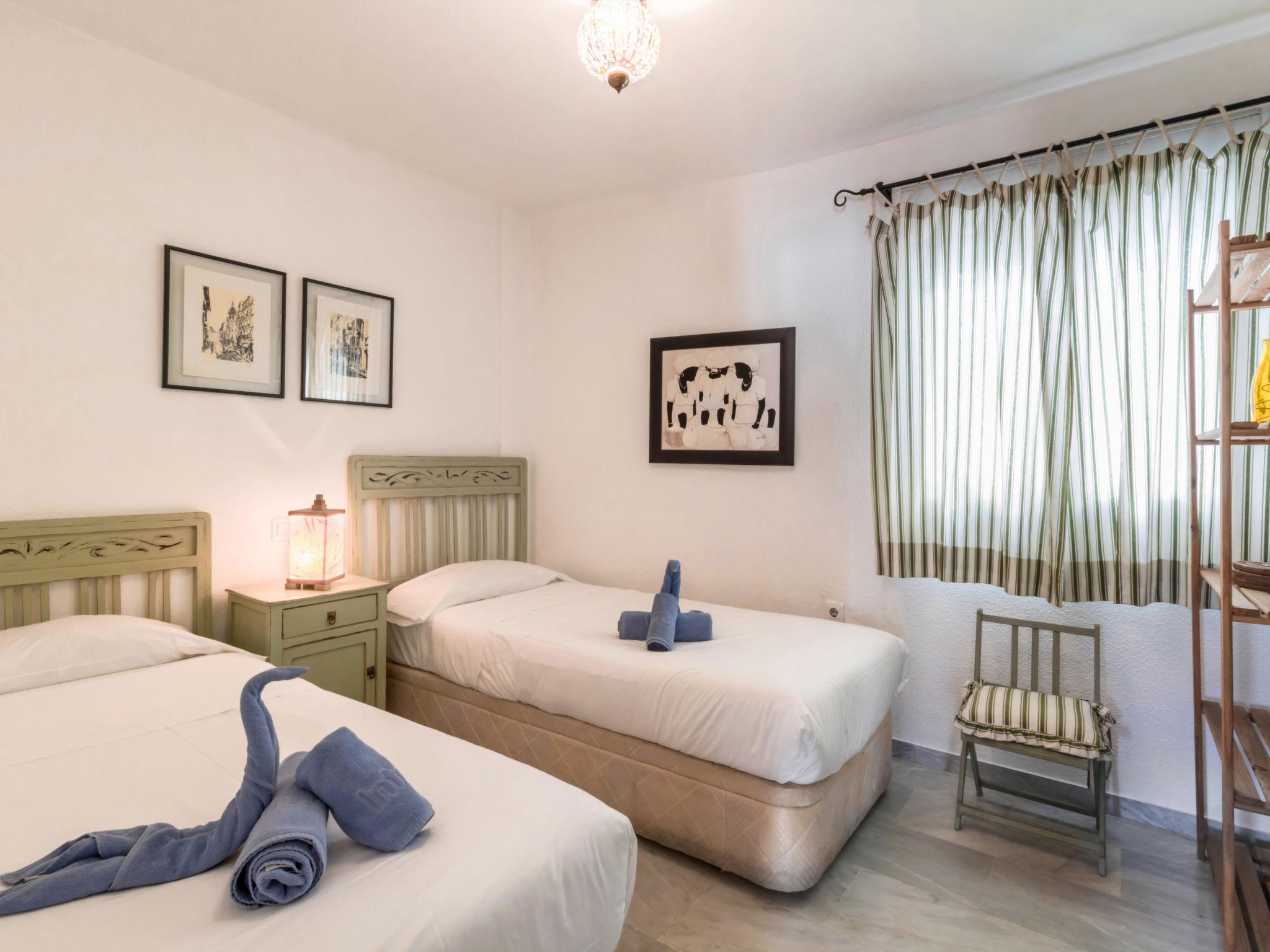 Foto 13 - Apartamento de 2 habitaciones en Marbella con piscina y vistas al mar