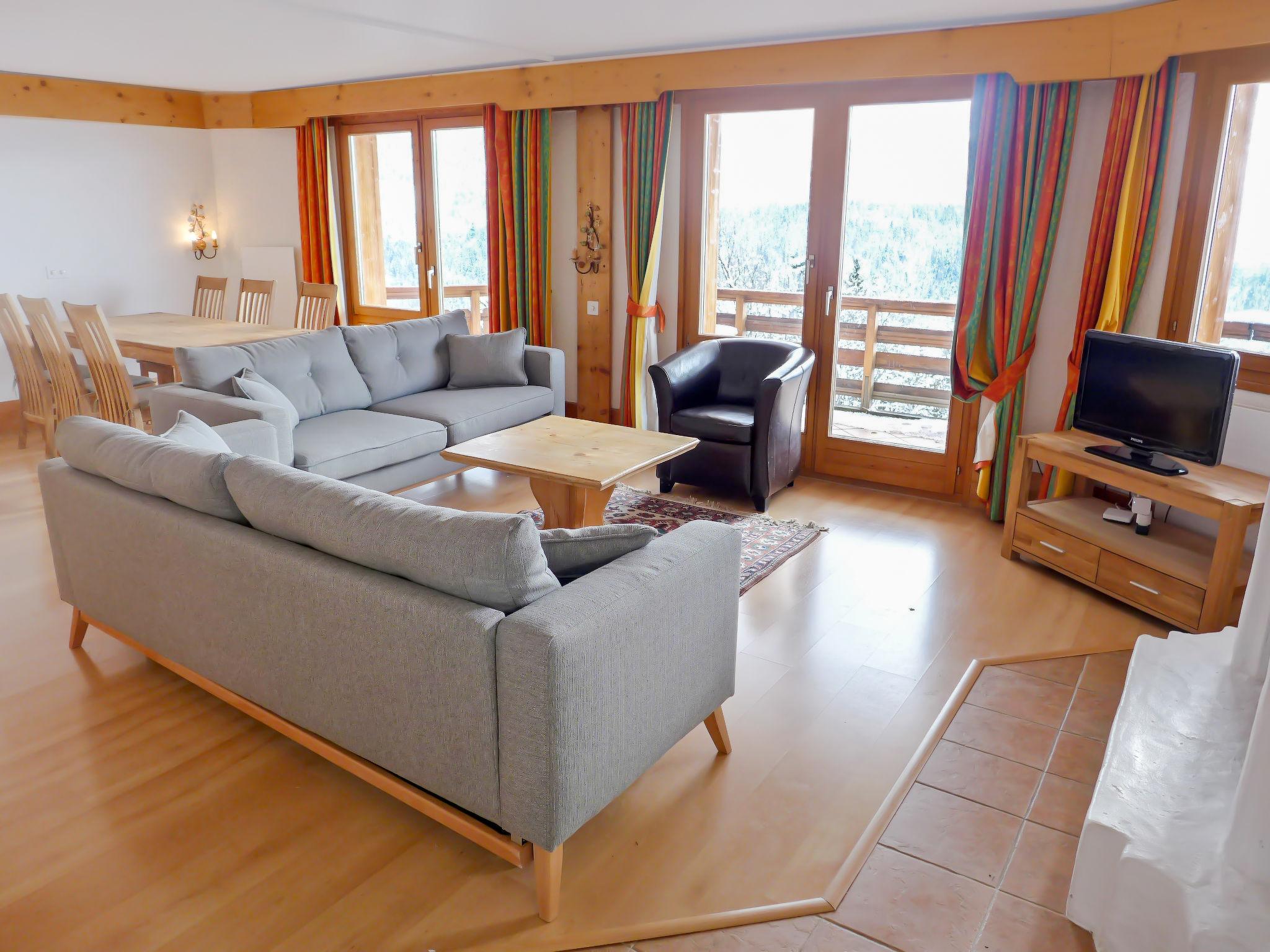 Photo 2 - 3 bedroom Apartment in Ollon with swimming pool and mountain view