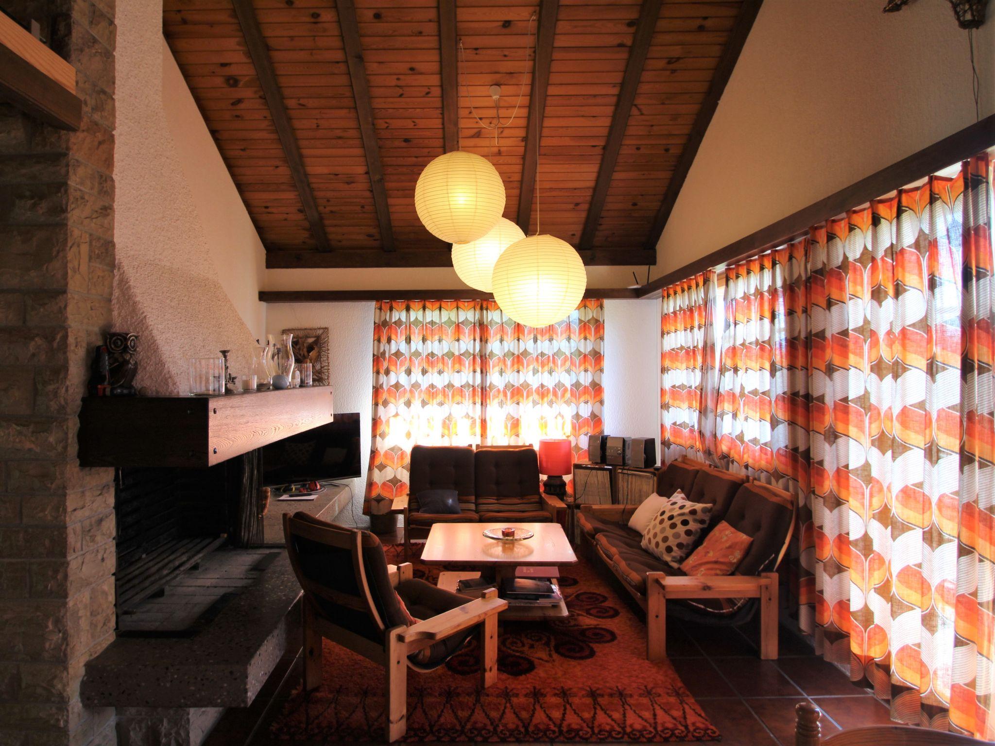 Foto 8 - Casa con 4 camere da letto a Castelveccana con terrazza e vista sulle montagne