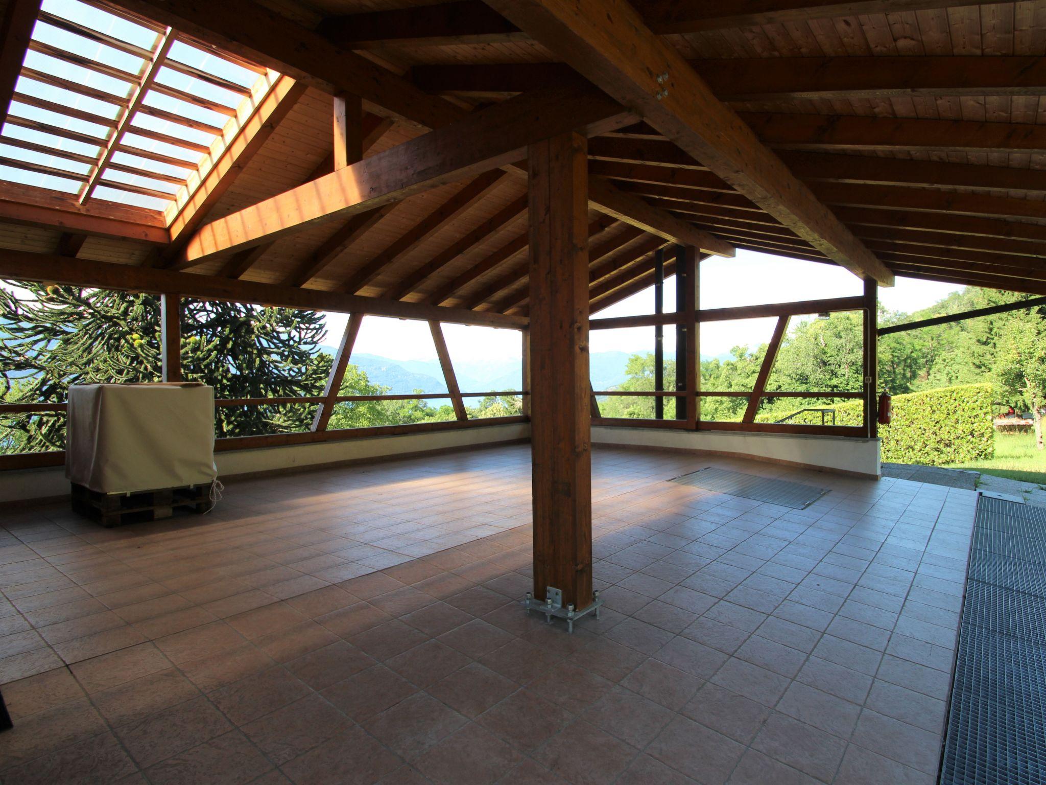 Photo 31 - Maison de 4 chambres à Castelveccana avec terrasse et vues sur la montagne