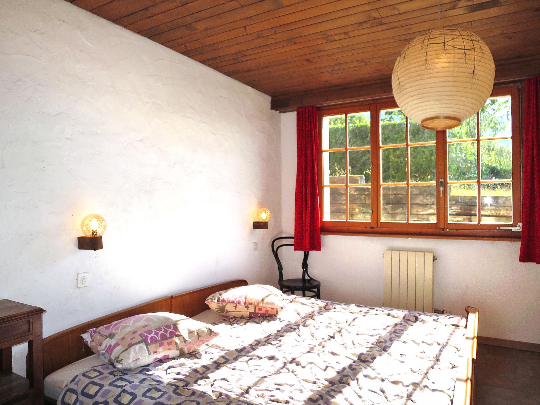 Foto 17 - Casa con 4 camere da letto a Castelveccana con terrazza e vista sulle montagne