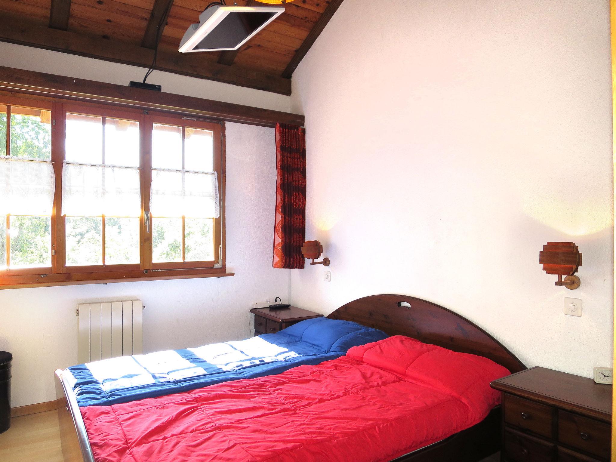 Foto 12 - Casa con 4 camere da letto a Castelveccana con terrazza e vista sulle montagne