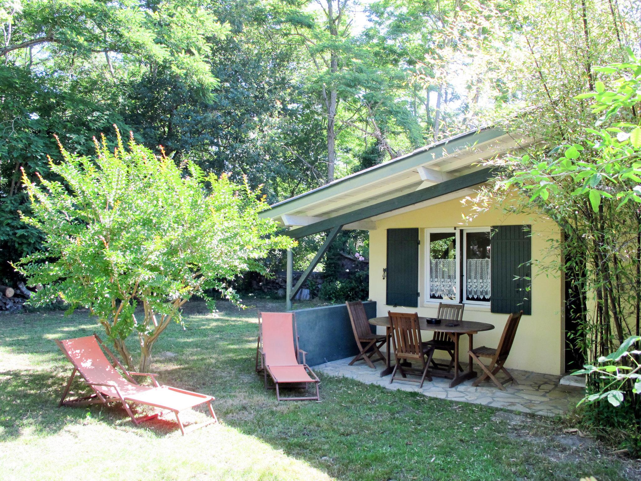 Photo 13 - Maison de 1 chambre à Queyrac avec jardin et terrasse