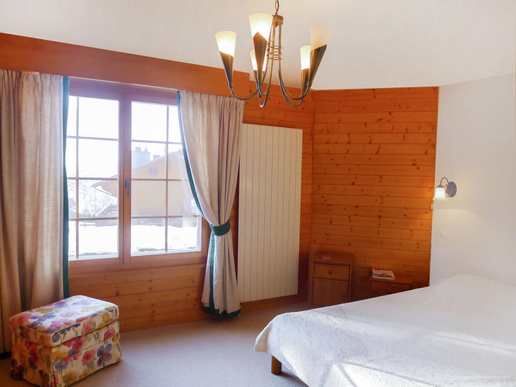 Photo 9 - 4 bedroom Apartment in Ollon with sauna and mountain view