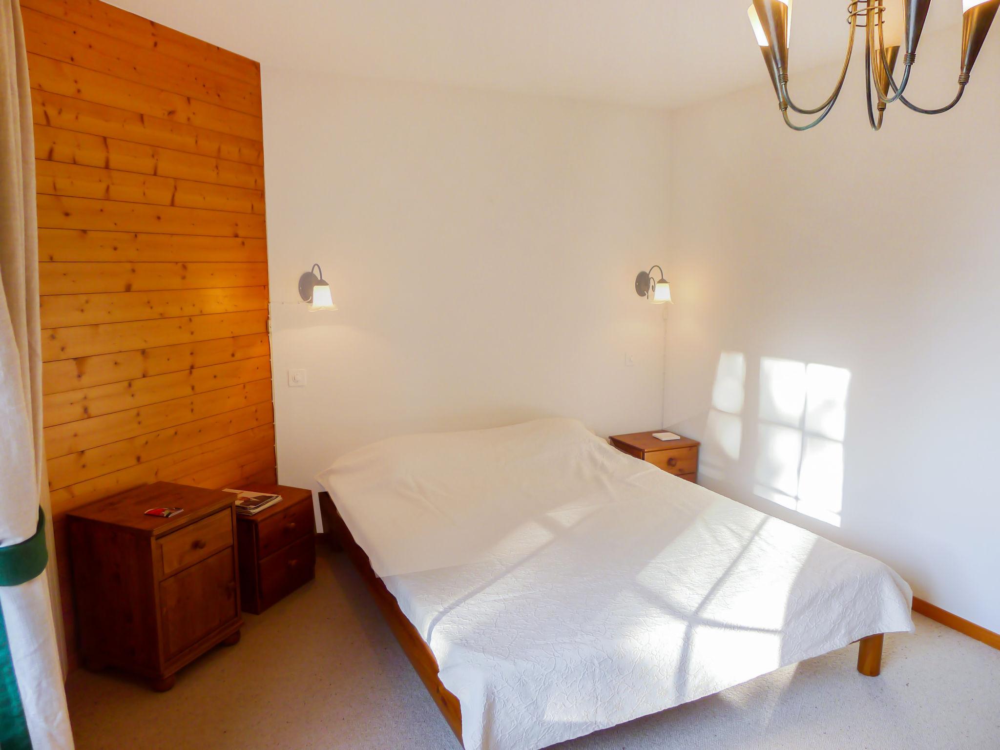 Photo 10 - 4 bedroom Apartment in Ollon with garden and sauna