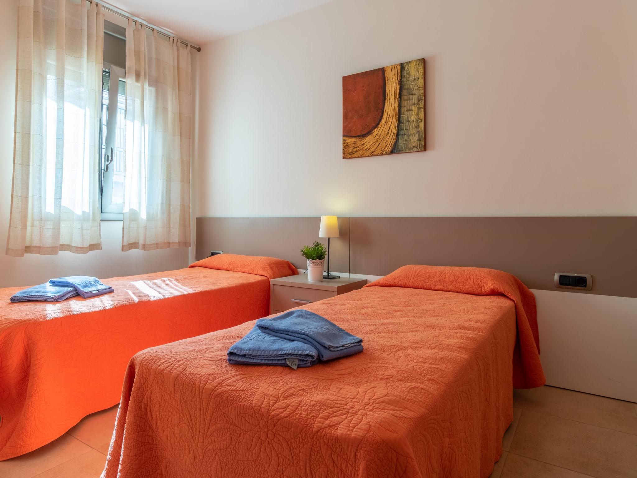 Foto 12 - Apartamento de 1 quarto em Castelló d'Empúries com terraço e vistas do mar