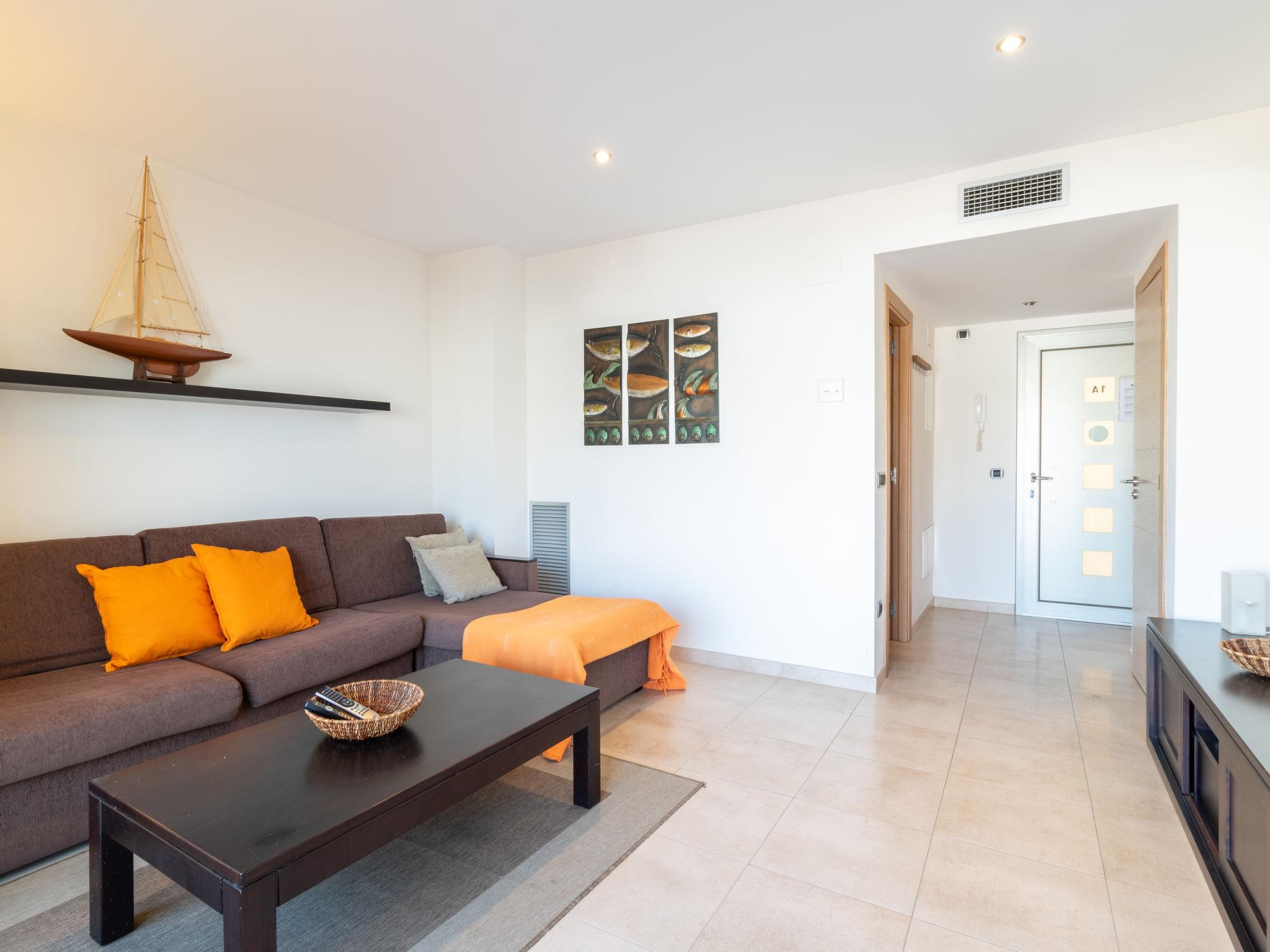 Foto 9 - Apartamento de 1 habitación en Castelló d'Empúries con terraza y vistas al mar