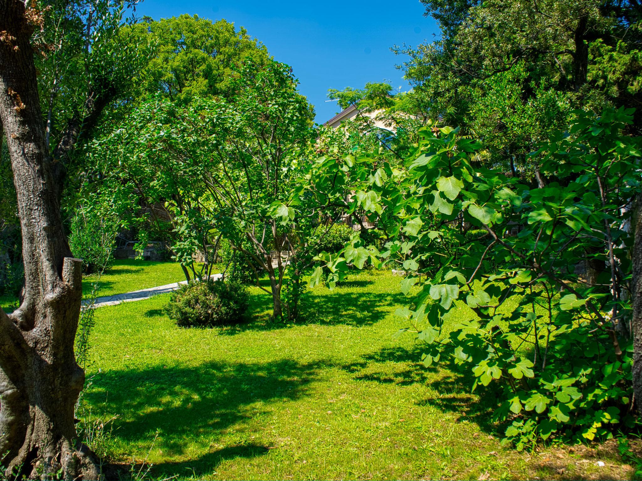 Foto 41 - Apartamento de 2 quartos em Novi Vinodolski com piscina e vistas do mar