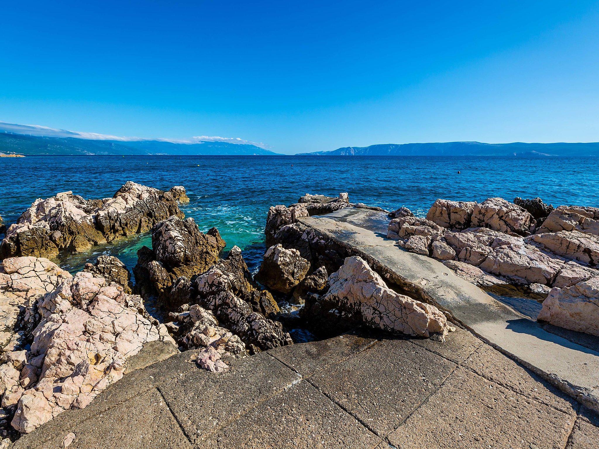 Foto 60 - Casa de 3 quartos em Novi Vinodolski com piscina privada e vistas do mar