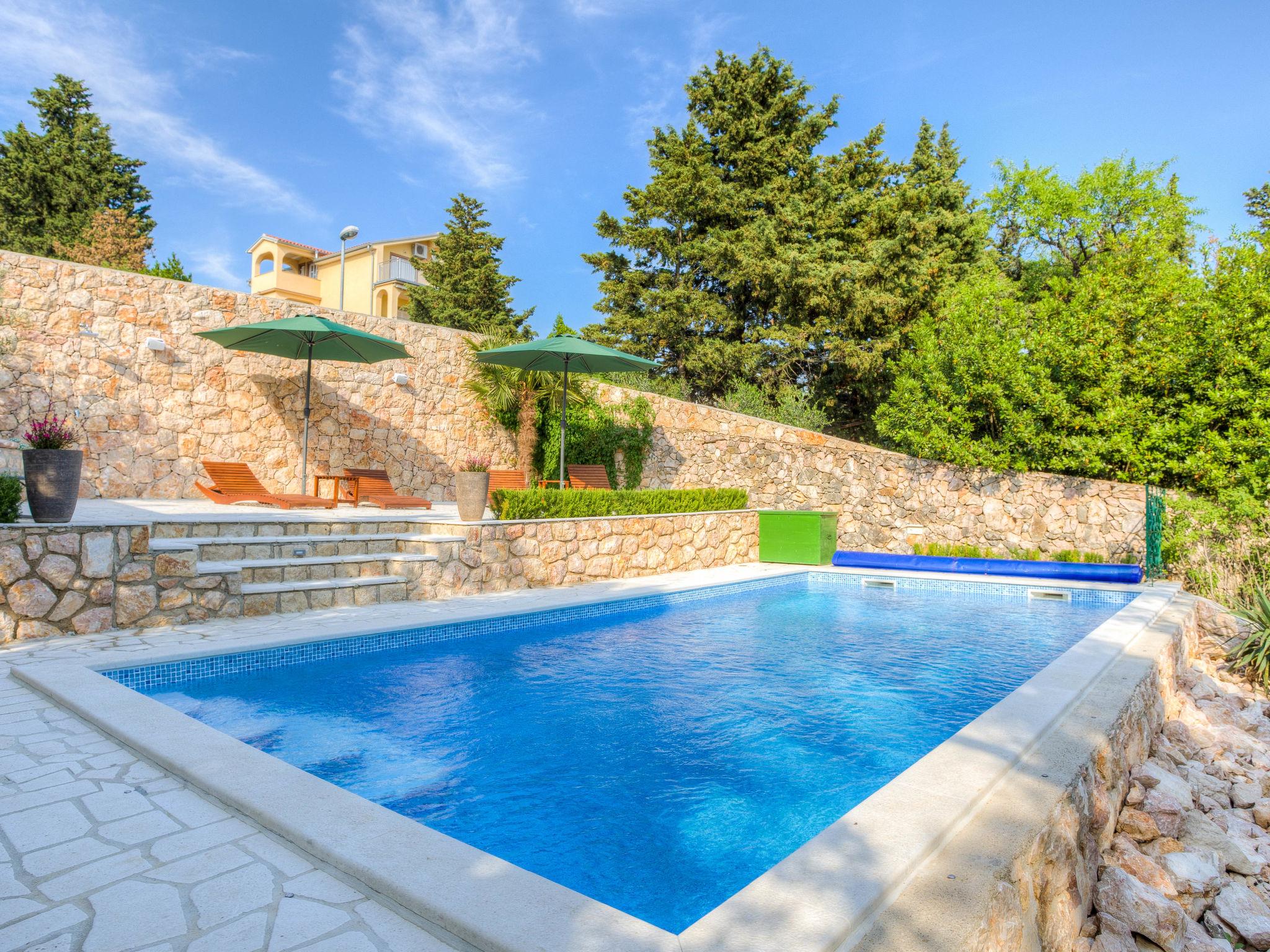 Foto 2 - Casa con 3 camere da letto a Novi Vinodolski con piscina privata e vista mare