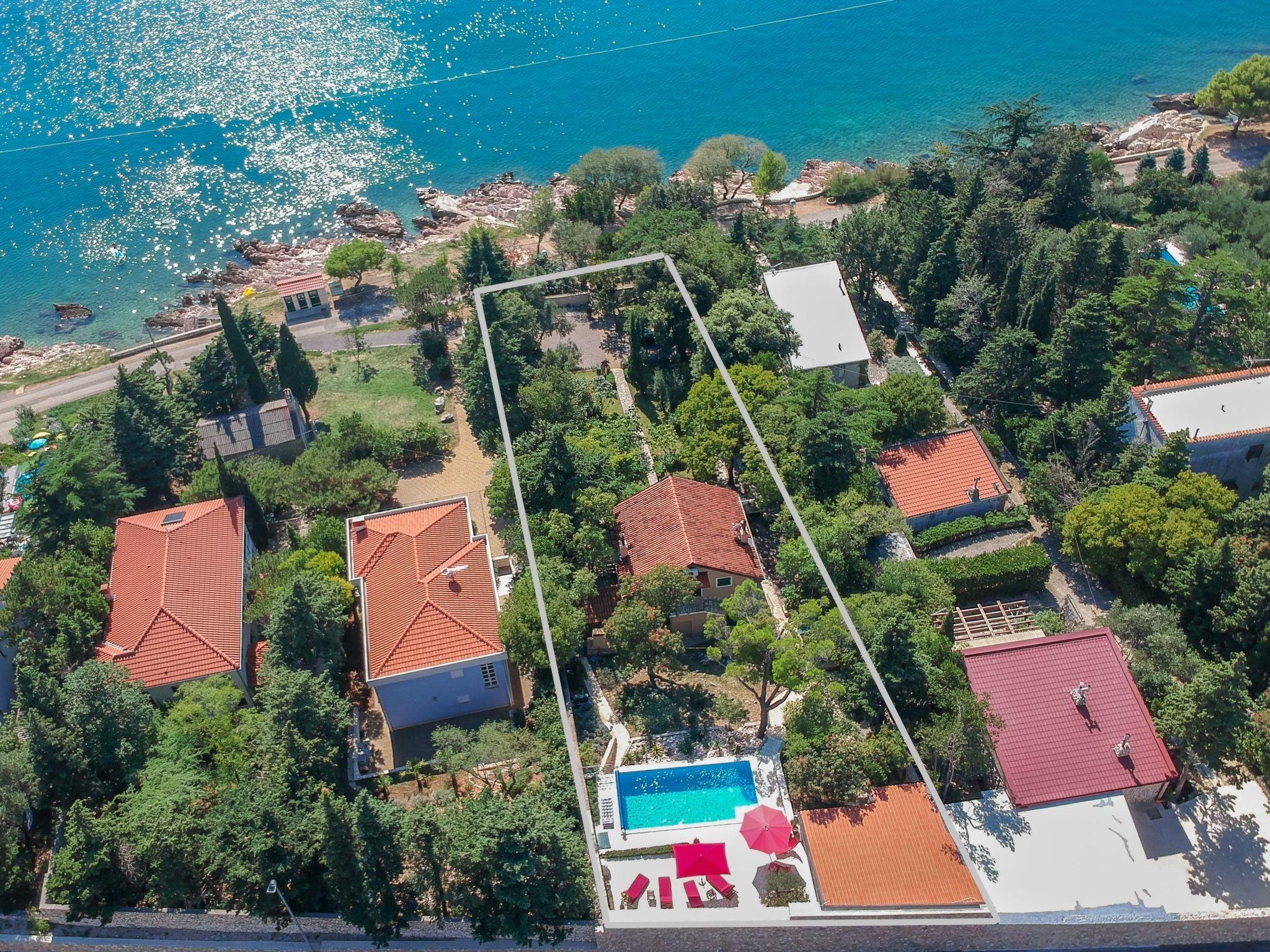 Foto 1 - Casa de 3 habitaciones en Novi Vinodolski con piscina privada y vistas al mar