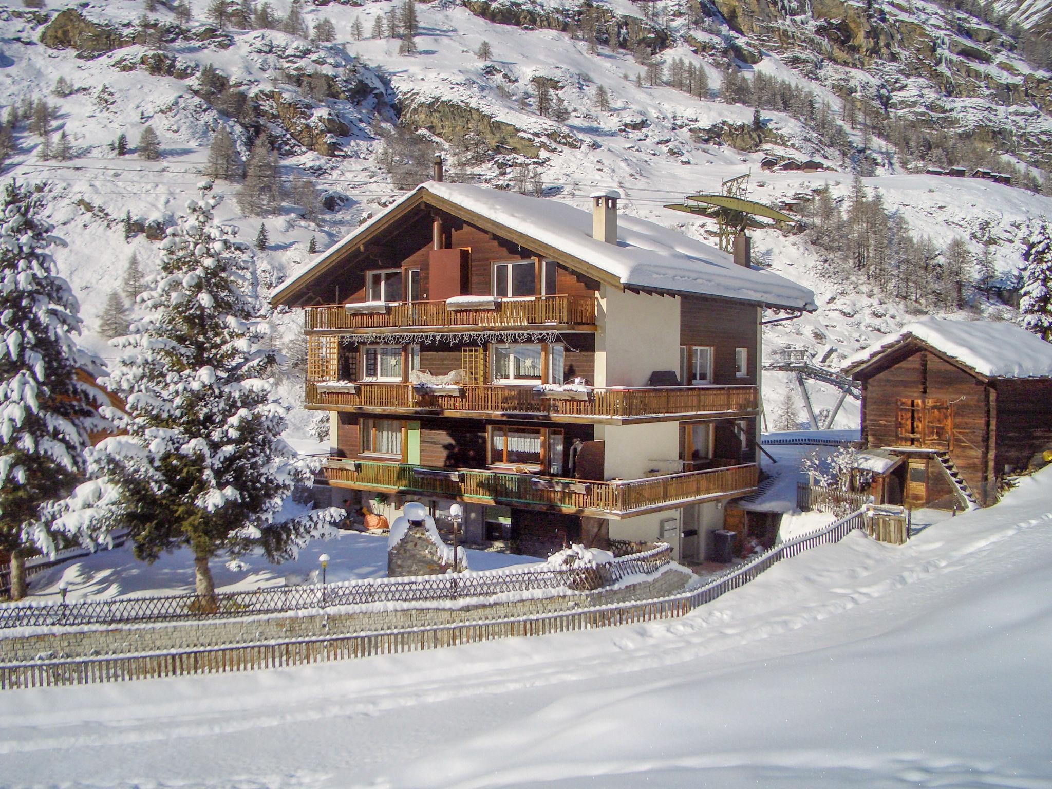 Foto 29 - Appartamento con 3 camere da letto a Zermatt con vista sulle montagne