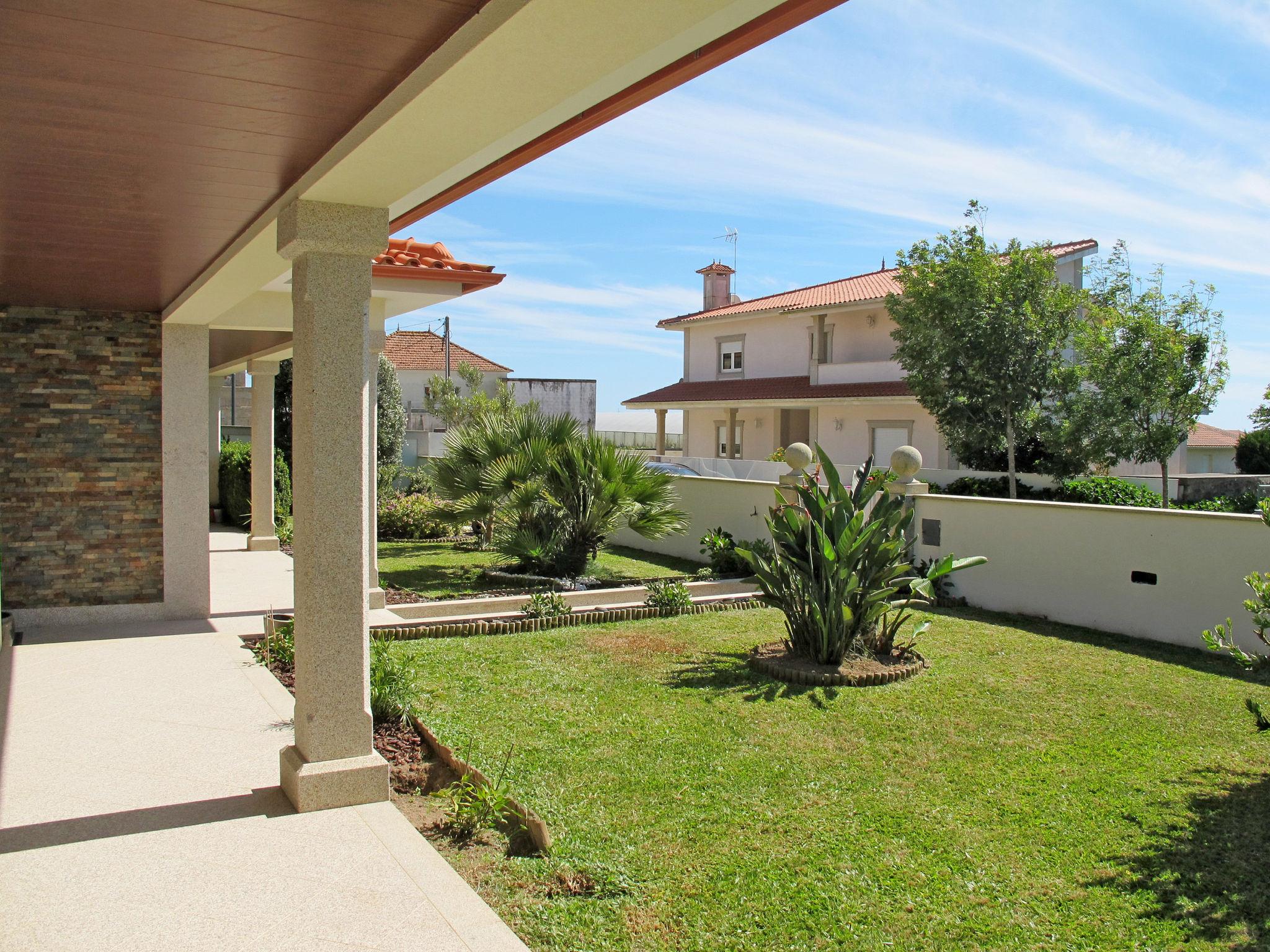 Photo 38 - 4 bedroom House in Esposende with terrace and sea view