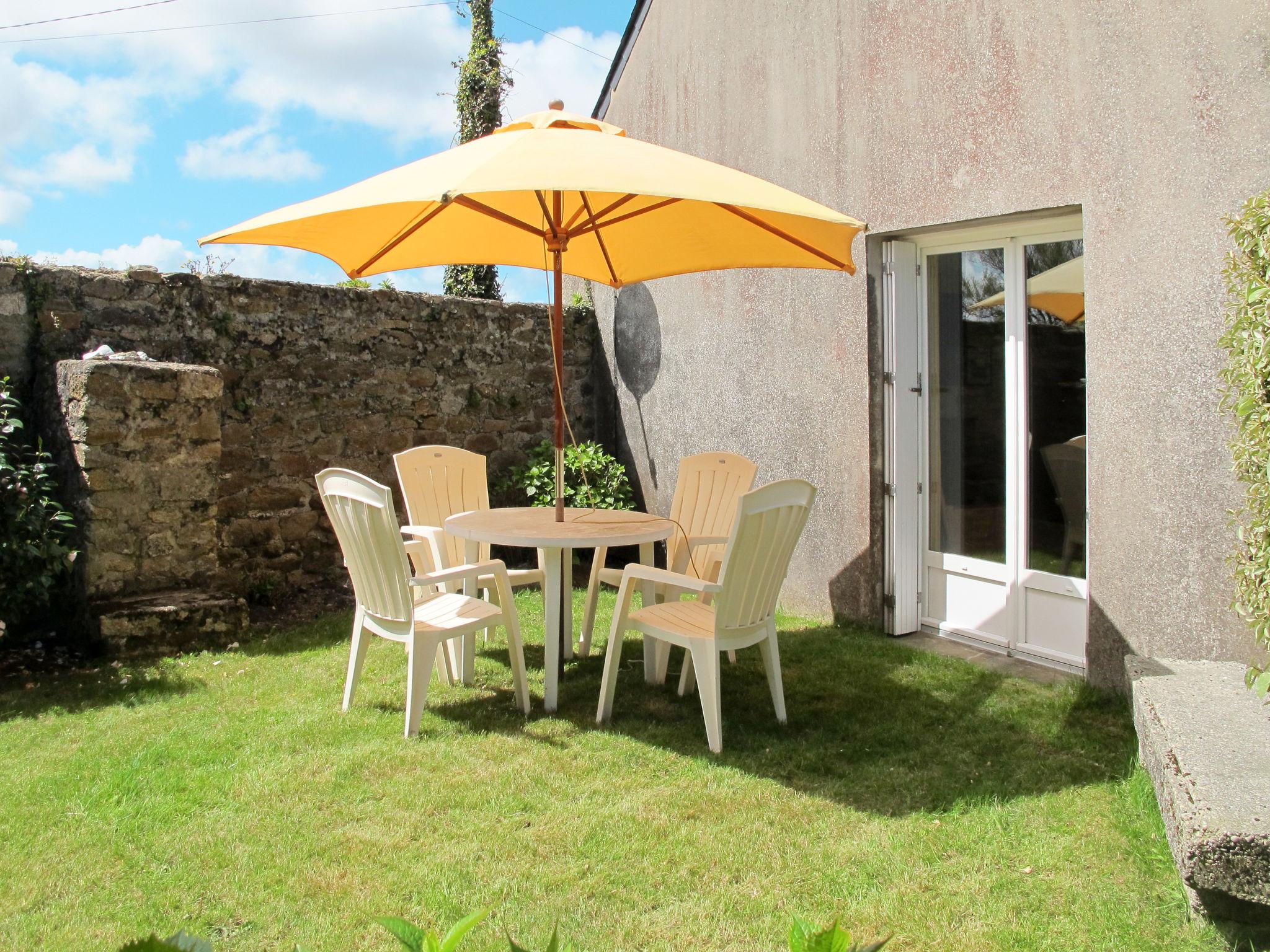 Photo 22 - House in Saint-Pol-de-Léon with garden and sea view