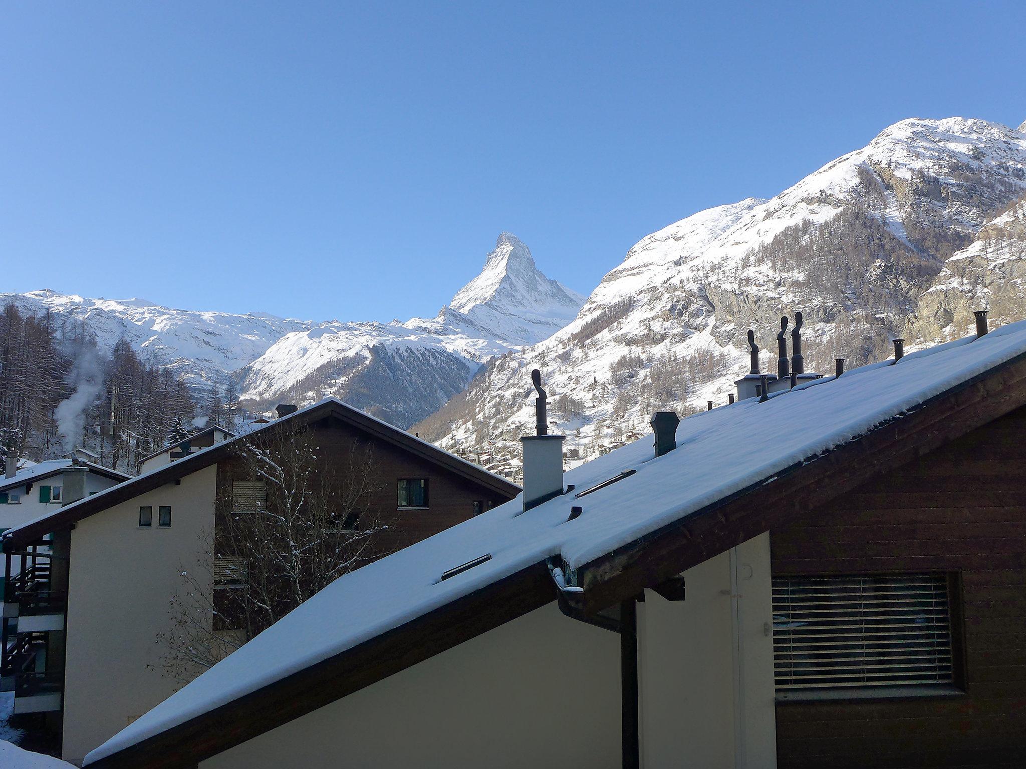 Foto 1 - Apartamento de 2 habitaciones en Zermatt con vistas a la montaña