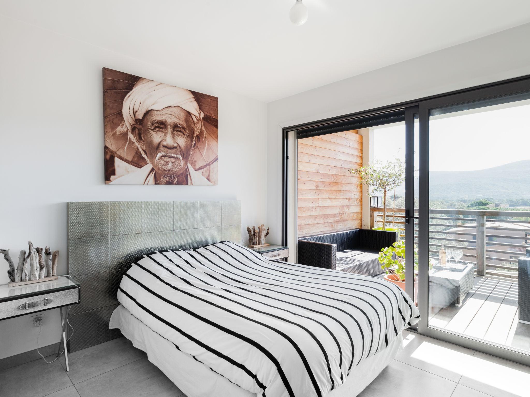 Foto 7 - Apartment mit 1 Schlafzimmer in Porto-Vecchio mit schwimmbad und blick aufs meer