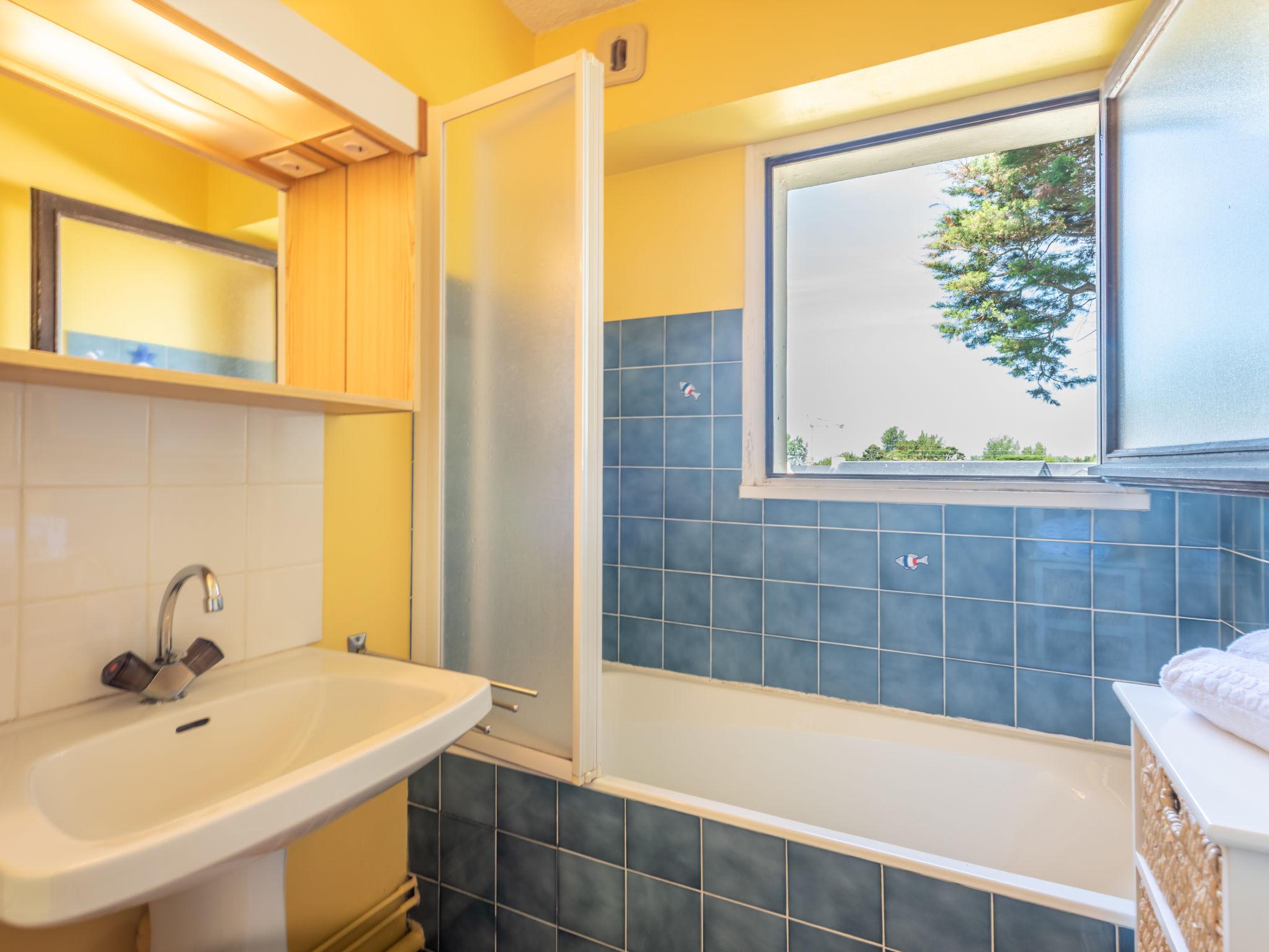 Foto 11 - Appartamento con 1 camera da letto a Quiberon con vista mare