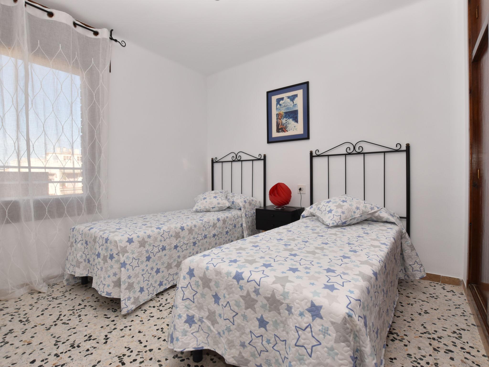 Foto 4 - Appartamento con 3 camere da letto a Torredembarra con vista mare
