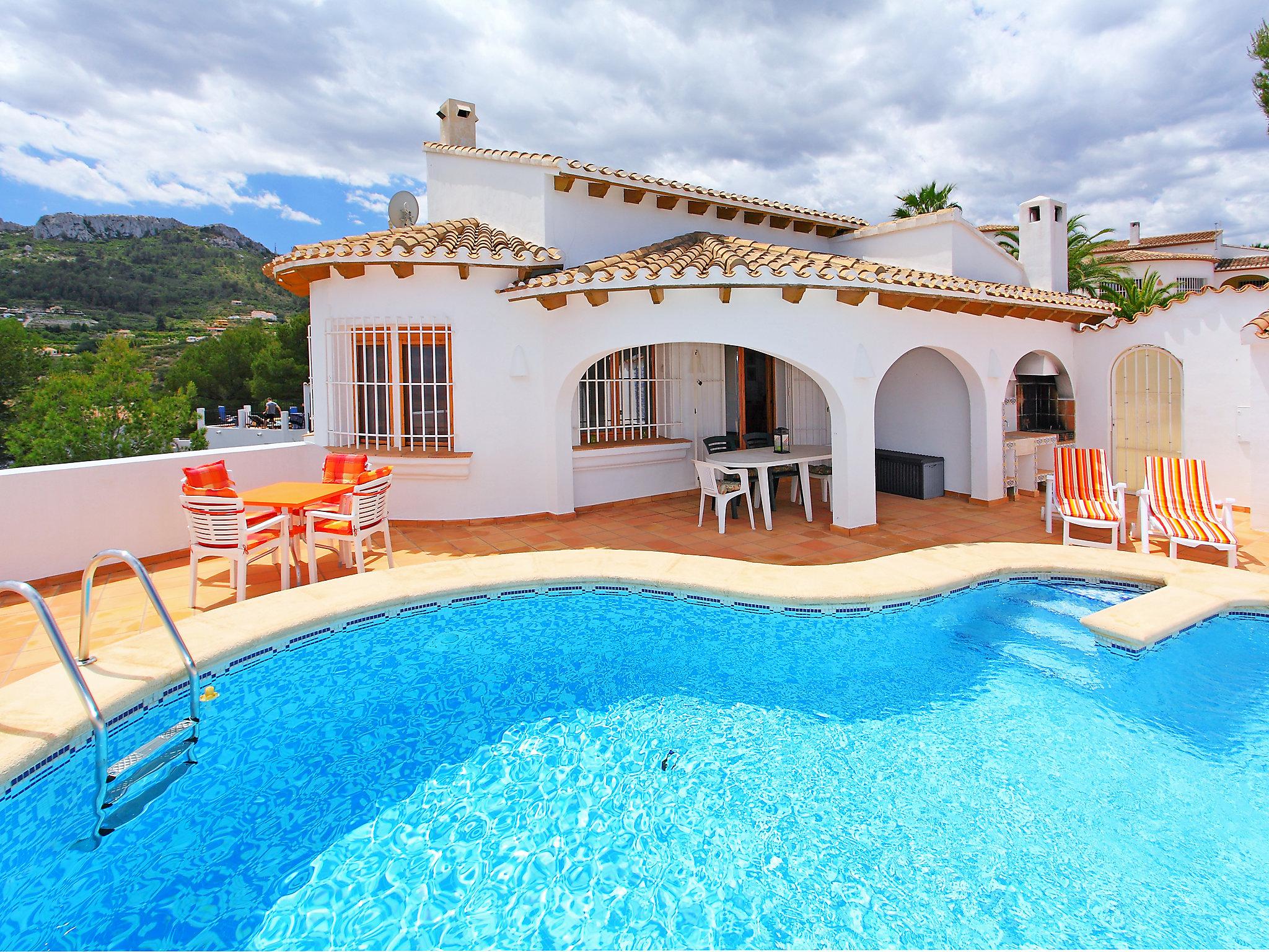 Foto 1 - Casa de 2 habitaciones en Dénia con piscina privada y vistas al mar