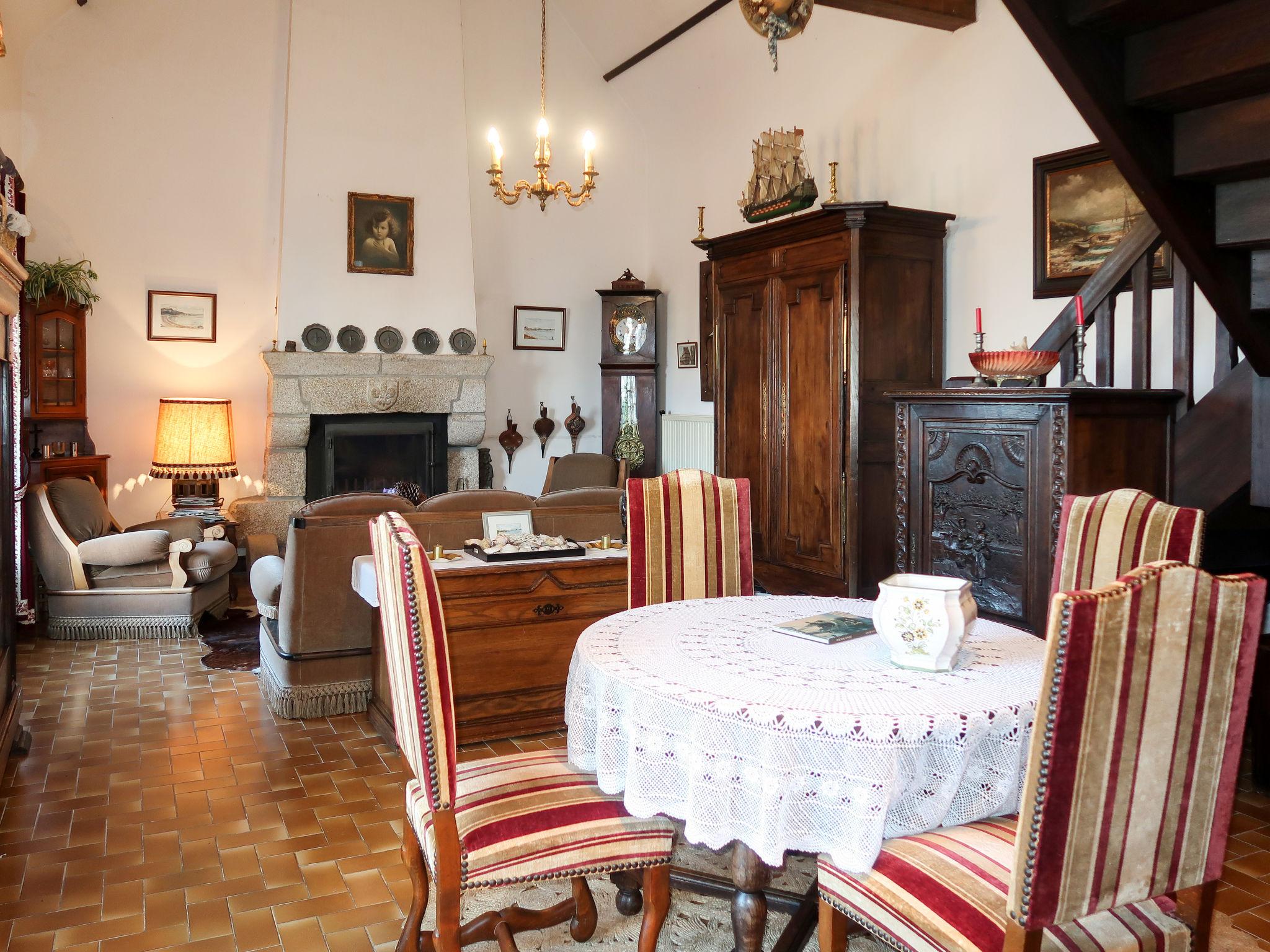 Photo 2 - Maison de 2 chambres à Guissény avec vues à la mer