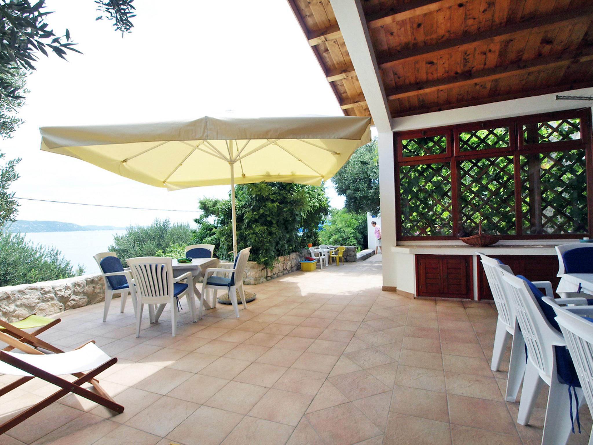 Foto 18 - Casa de 4 habitaciones en Zadar con terraza y vistas al mar