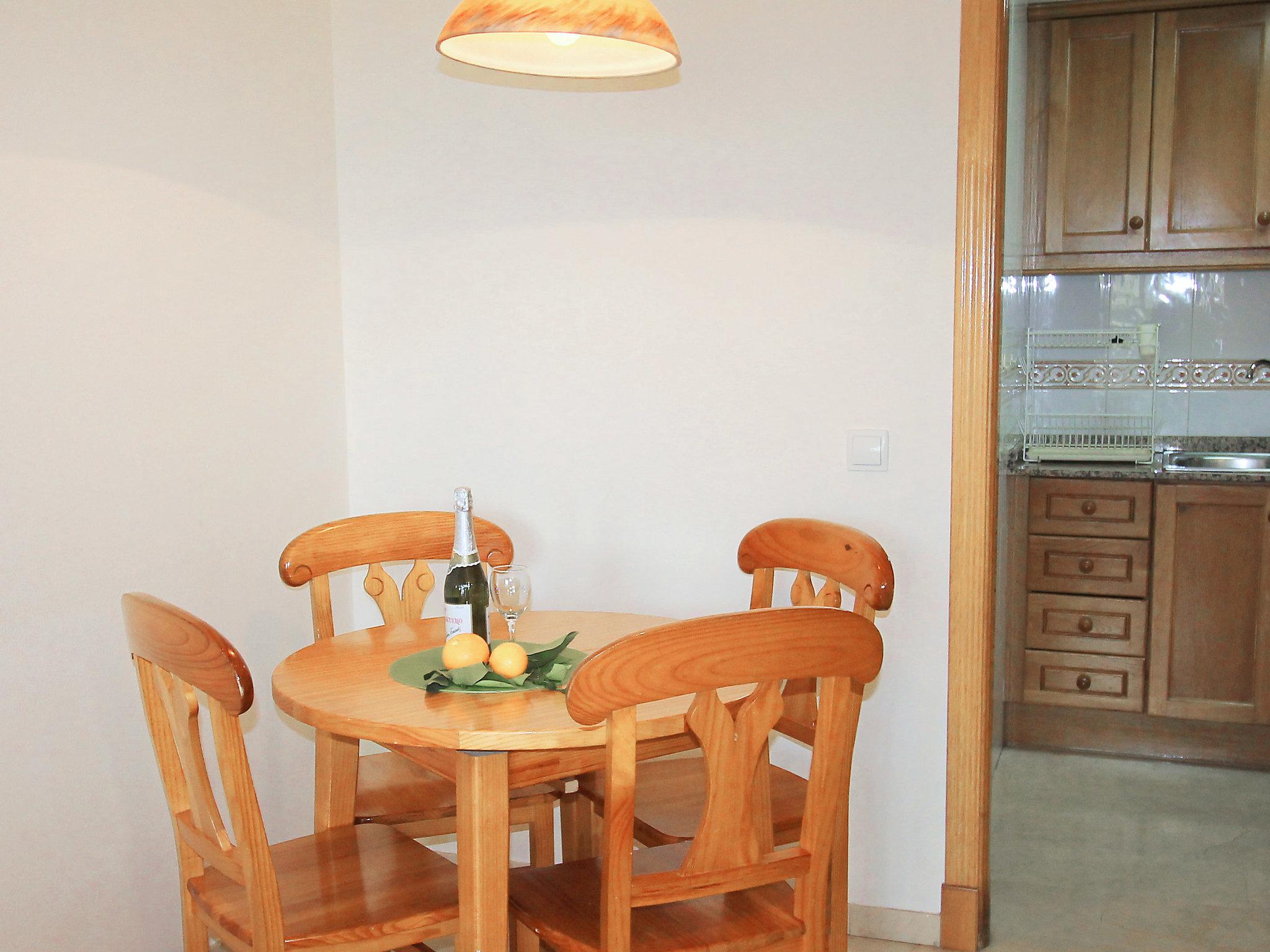 Photo 8 - 1 bedroom Apartment in Benidorm with swimming pool and garden