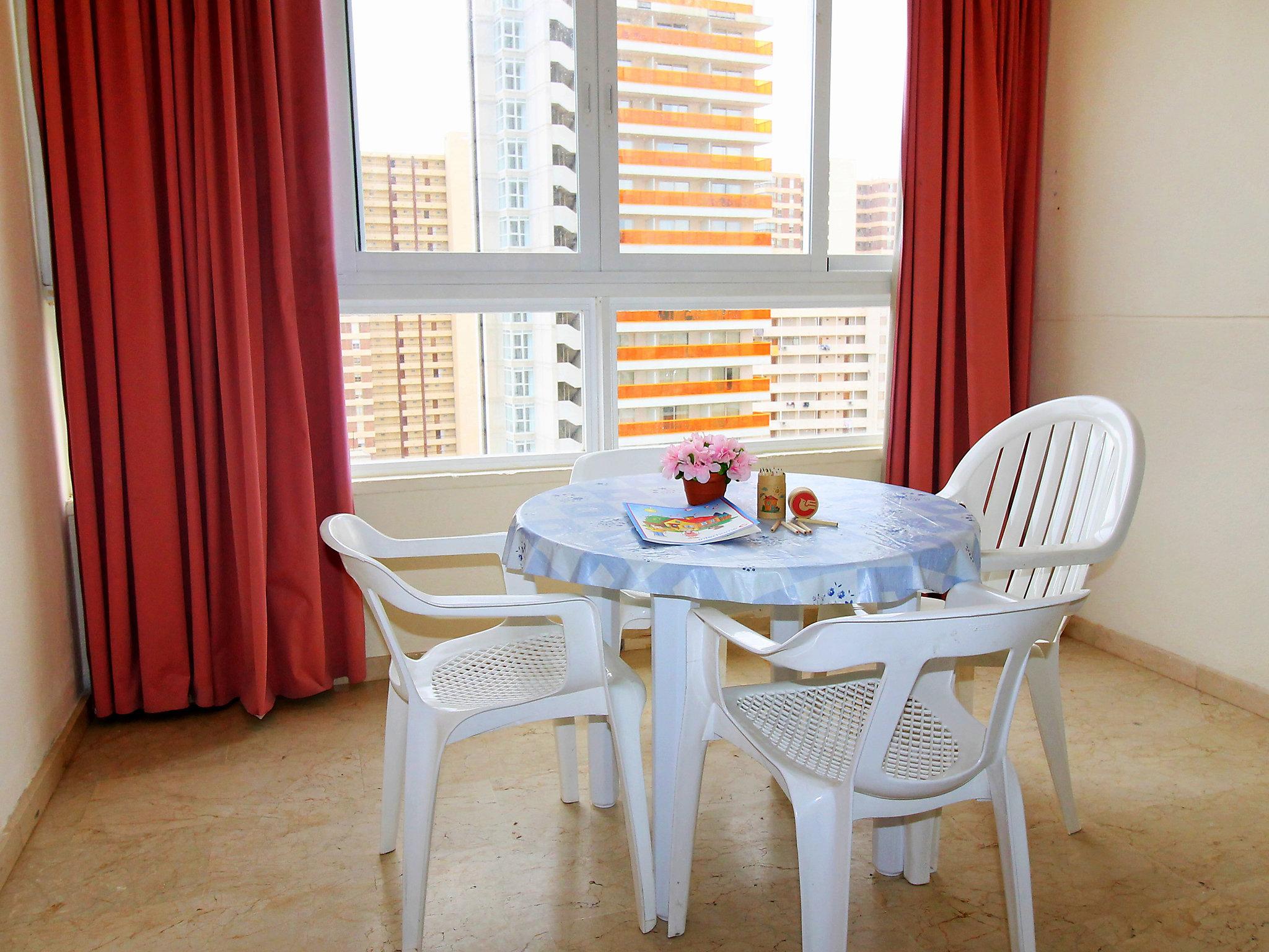 Foto 10 - Appartamento con 1 camera da letto a Benidorm con piscina e giardino