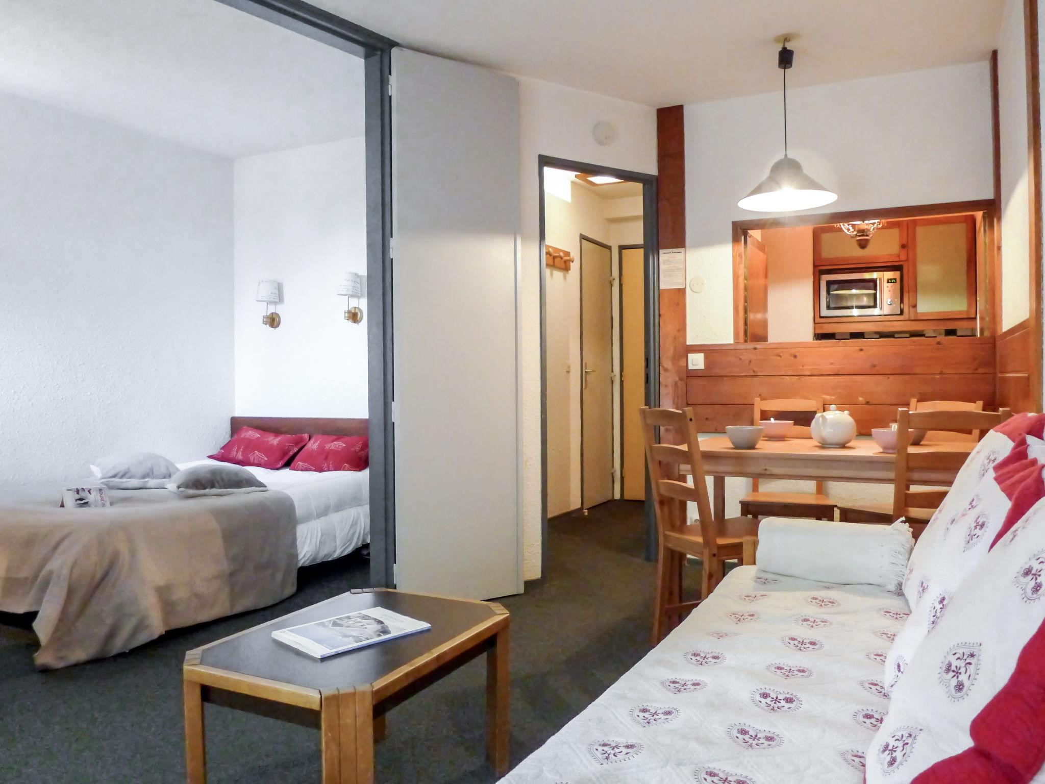 Foto 1 - Apartment mit 1 Schlafzimmer in Chamonix-Mont-Blanc mit blick auf die berge