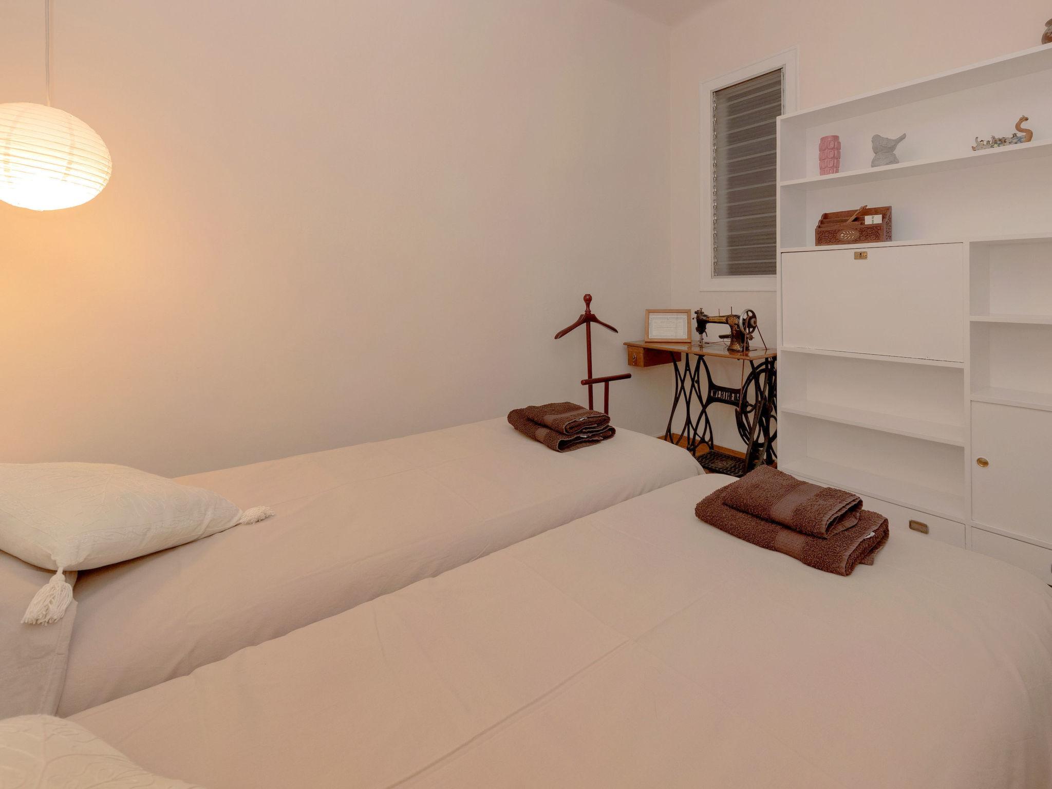 Foto 12 - Appartamento con 2 camere da letto a Barcellona