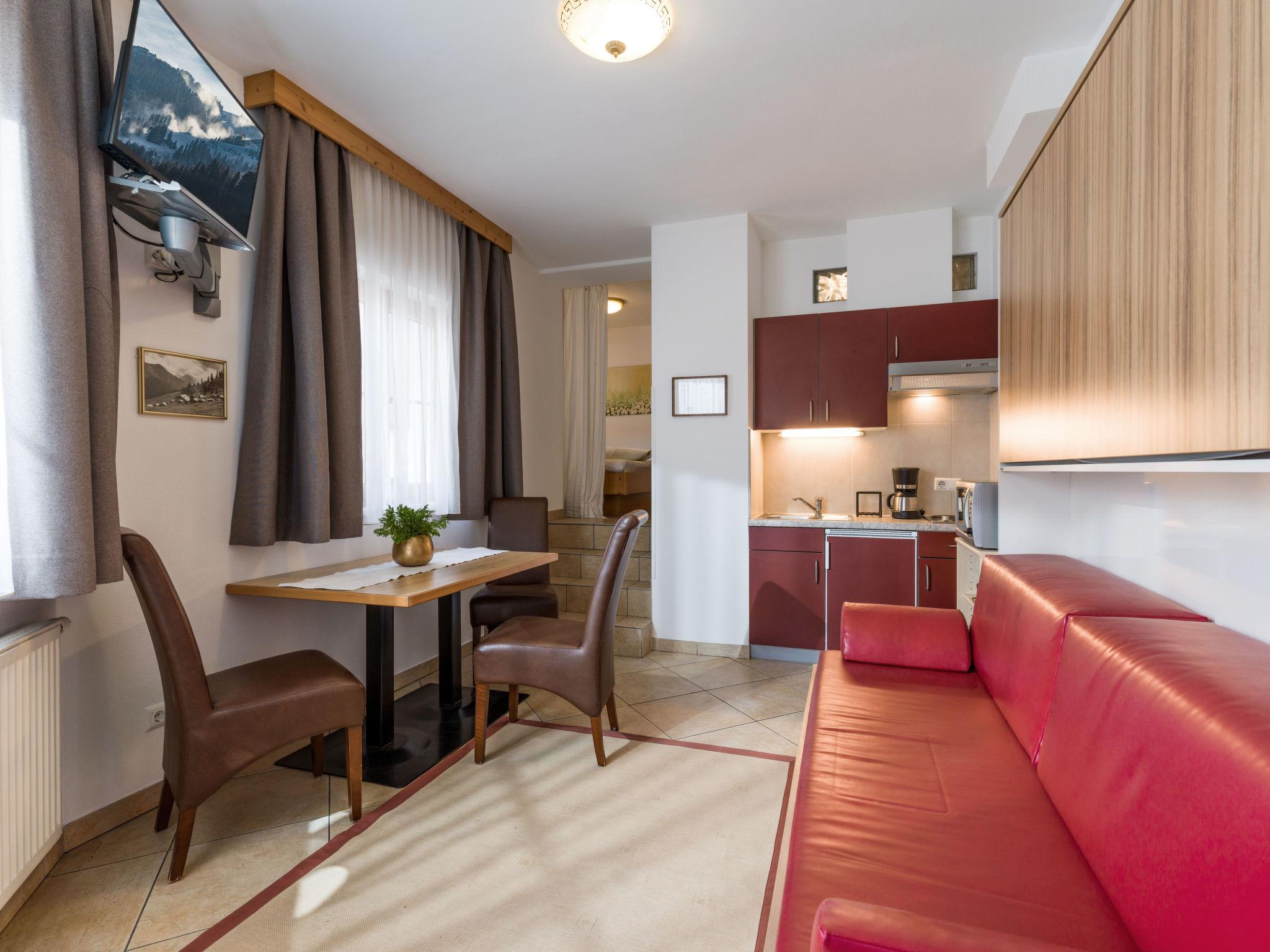 Foto 4 - Appartamento con 1 camera da letto a Stumm con piscina e vista sulle montagne