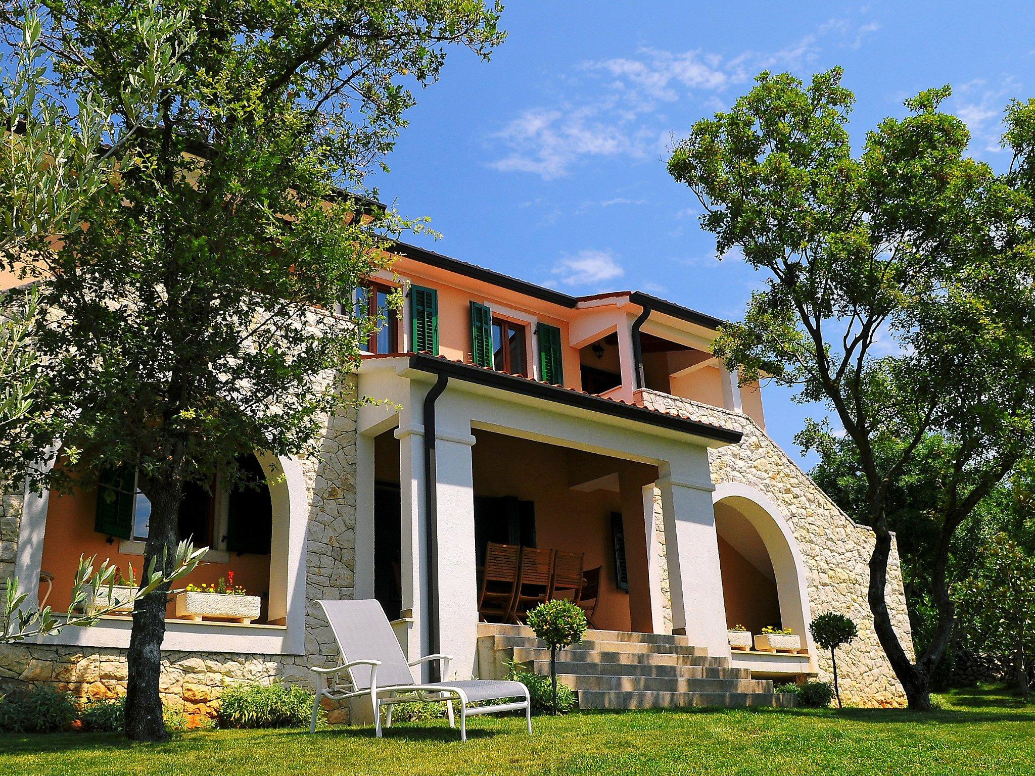 Photo 17 - Maison de 5 chambres à Raša avec piscine et vues à la mer