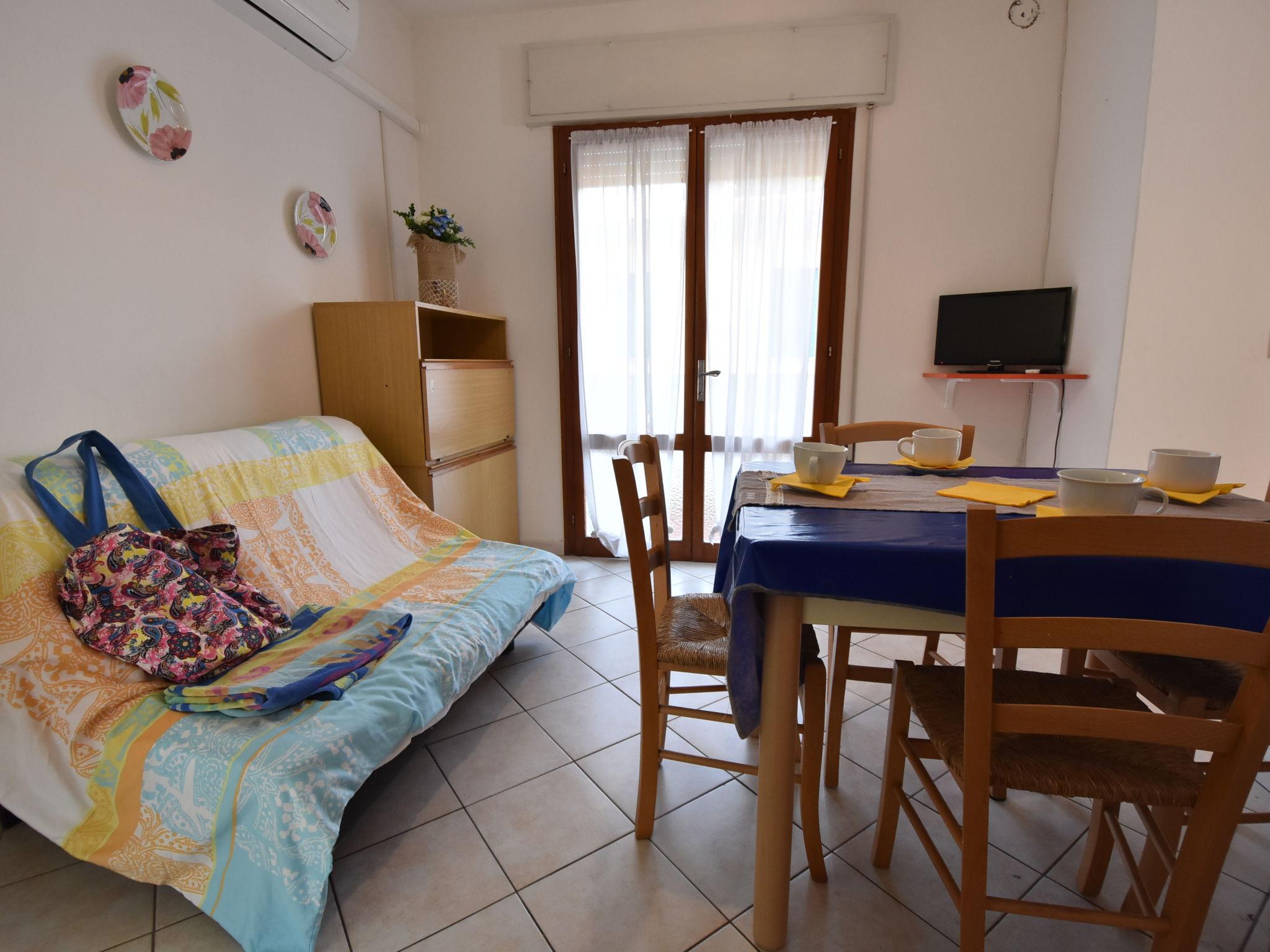 Foto 5 - Appartamento con 2 camere da letto a Rosolina con giardino e vista mare