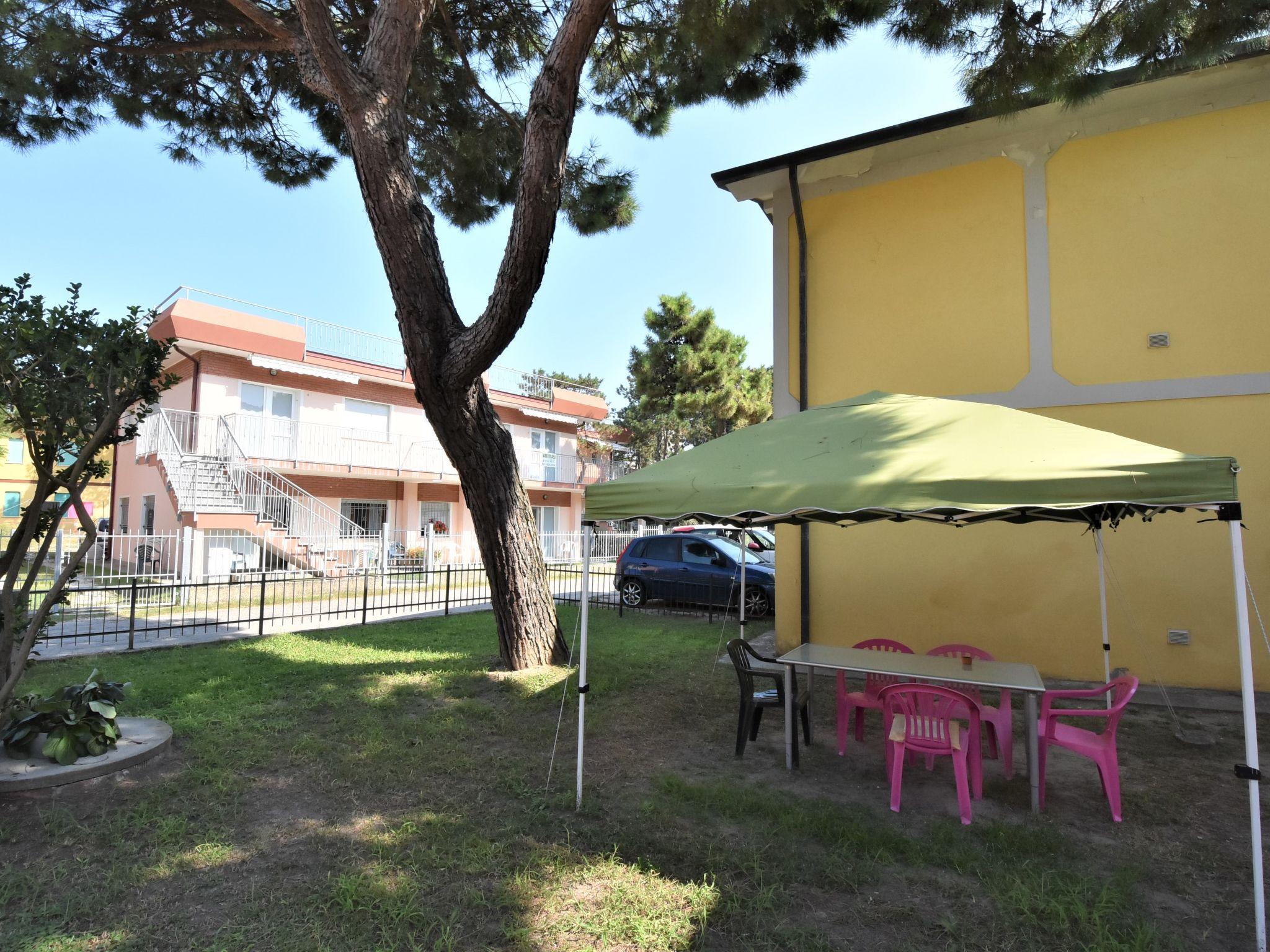 Foto 15 - Appartamento con 2 camere da letto a Rosolina con giardino e vista mare