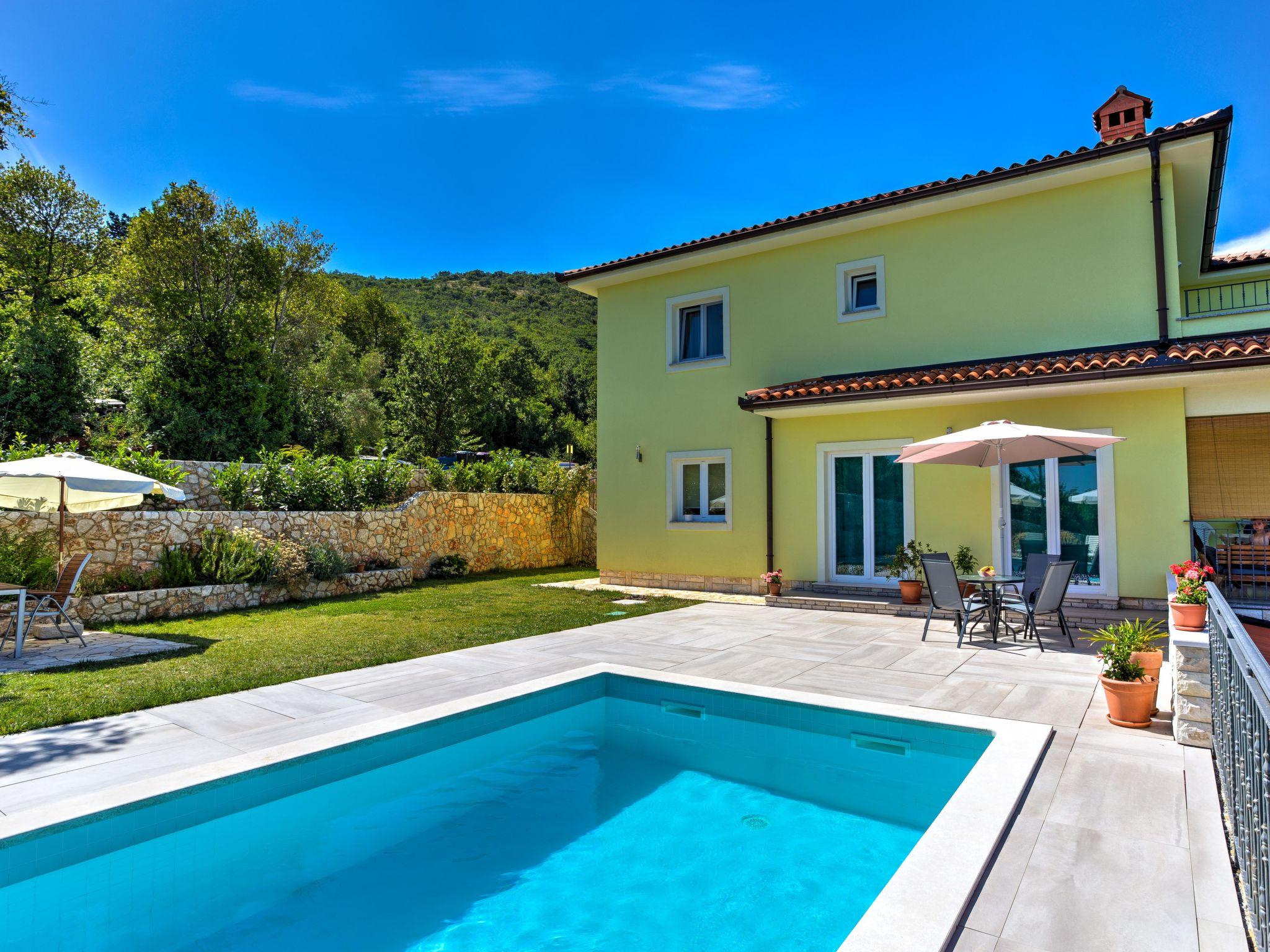 Foto 20 - Appartamento con 1 camera da letto a Mošćenička Draga con piscina e vista mare