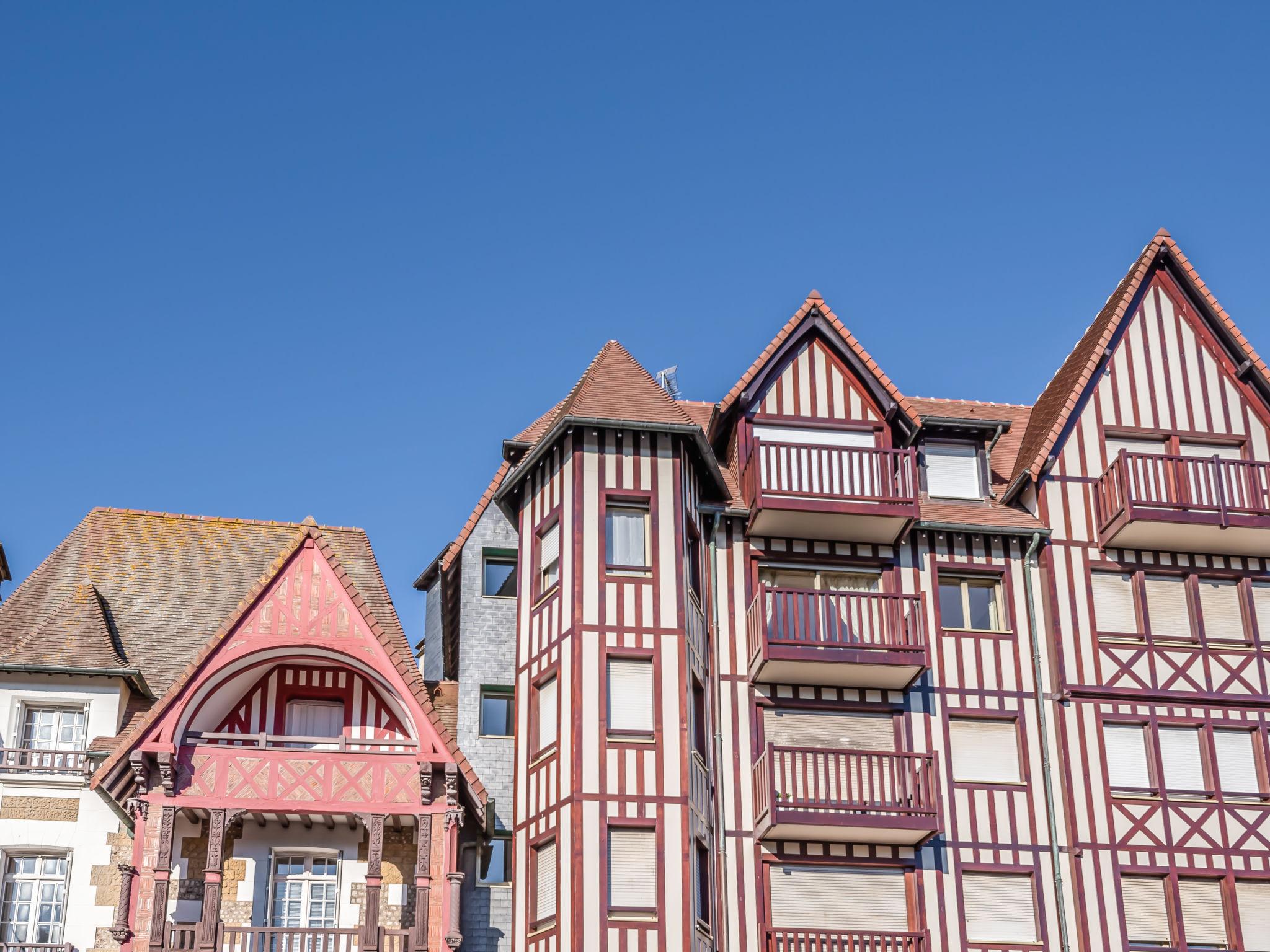 Foto 12 - Apartamento de 1 habitación en Deauville con vistas al mar