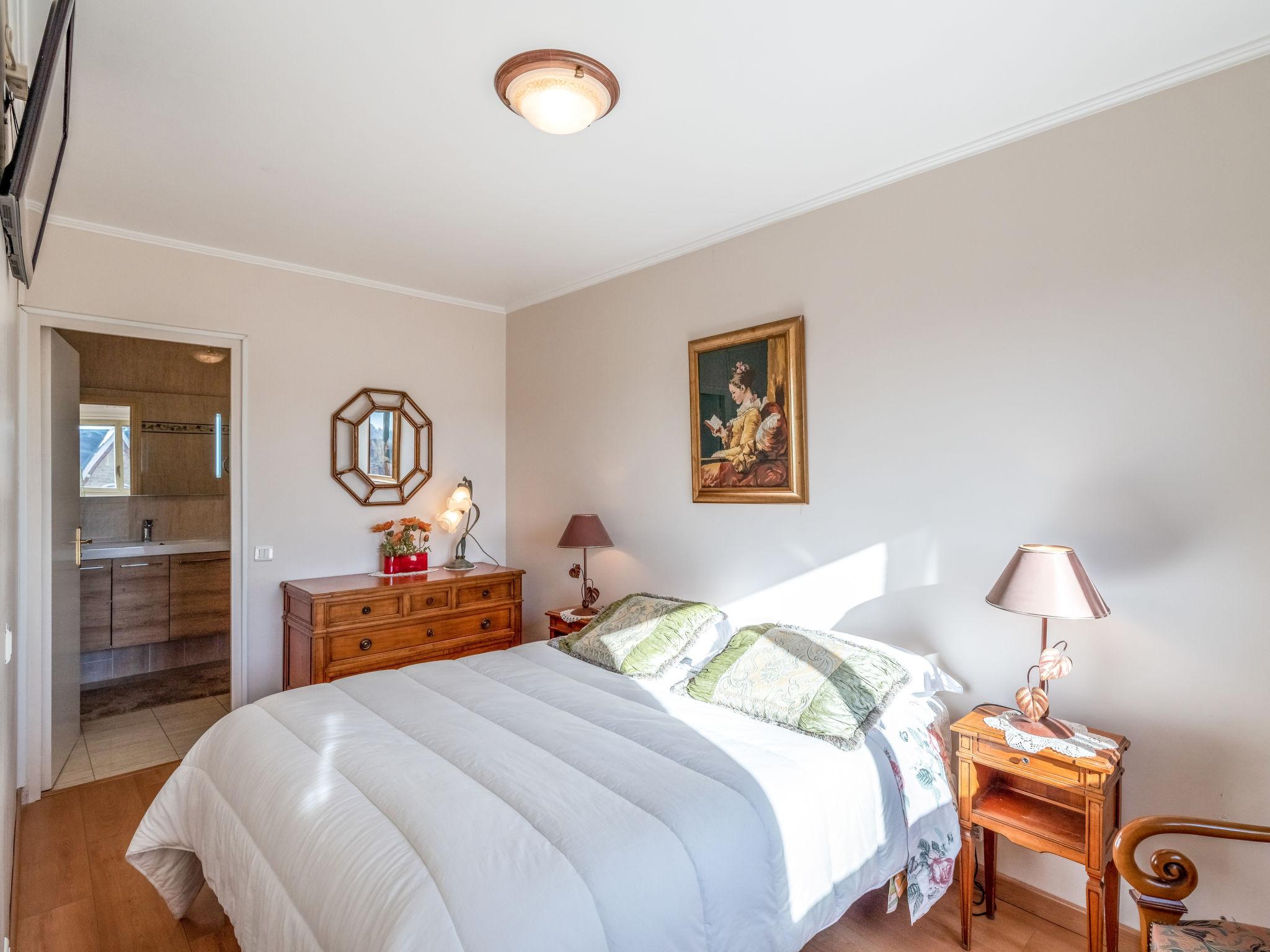 Foto 9 - Appartamento con 1 camera da letto a Deauville con vista mare