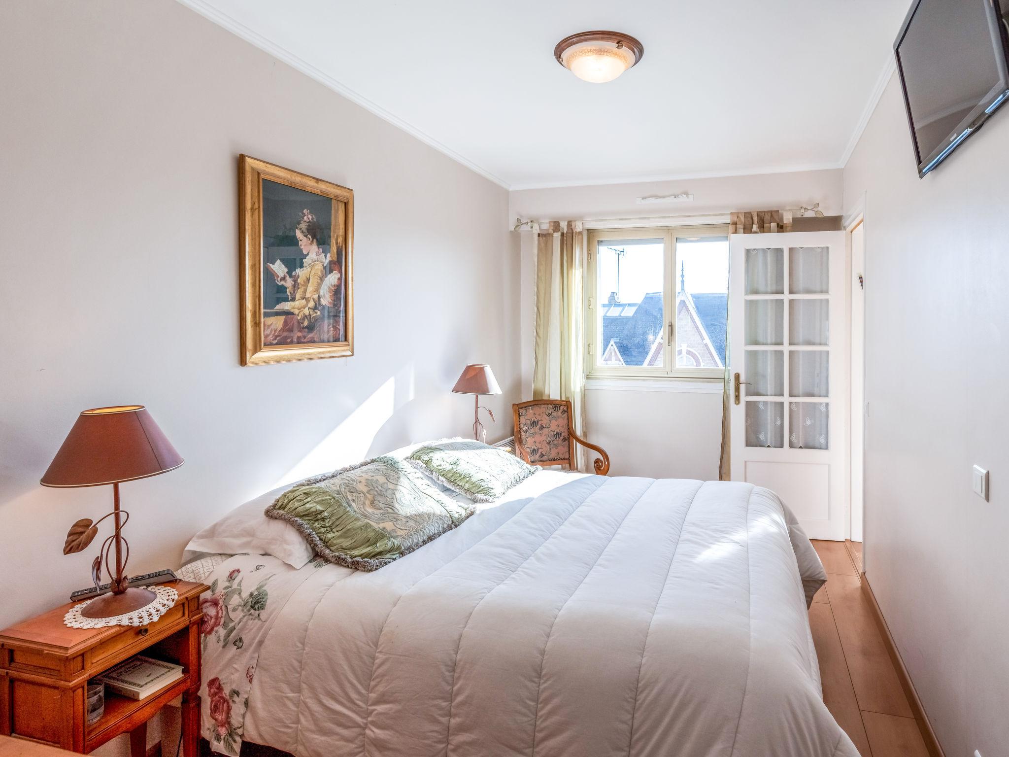 Photo 4 - Appartement de 1 chambre à Deauville avec vues à la mer