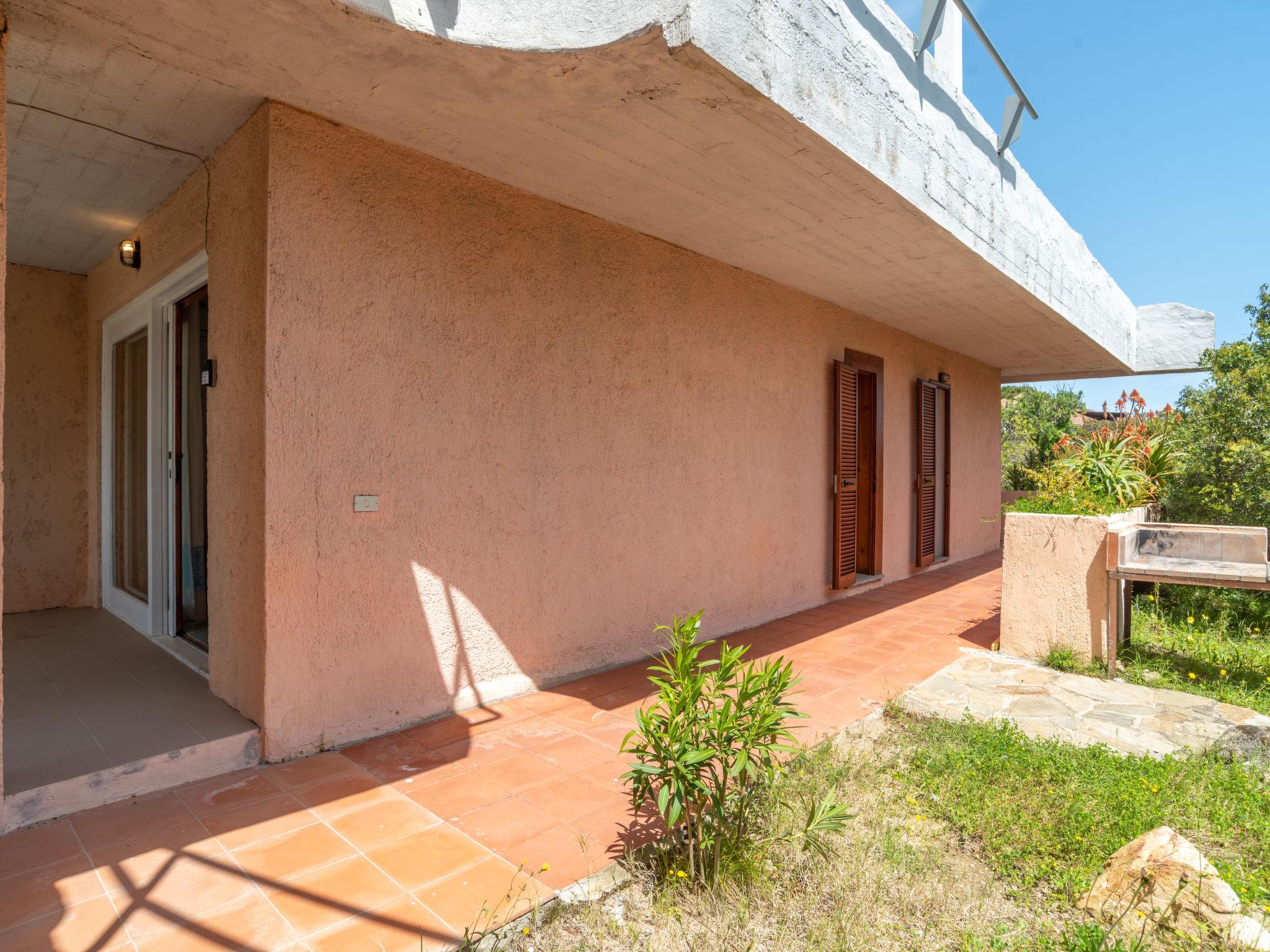 Photo 12 - Appartement de 2 chambres à Golfo Aranci avec jardin et vues à la mer