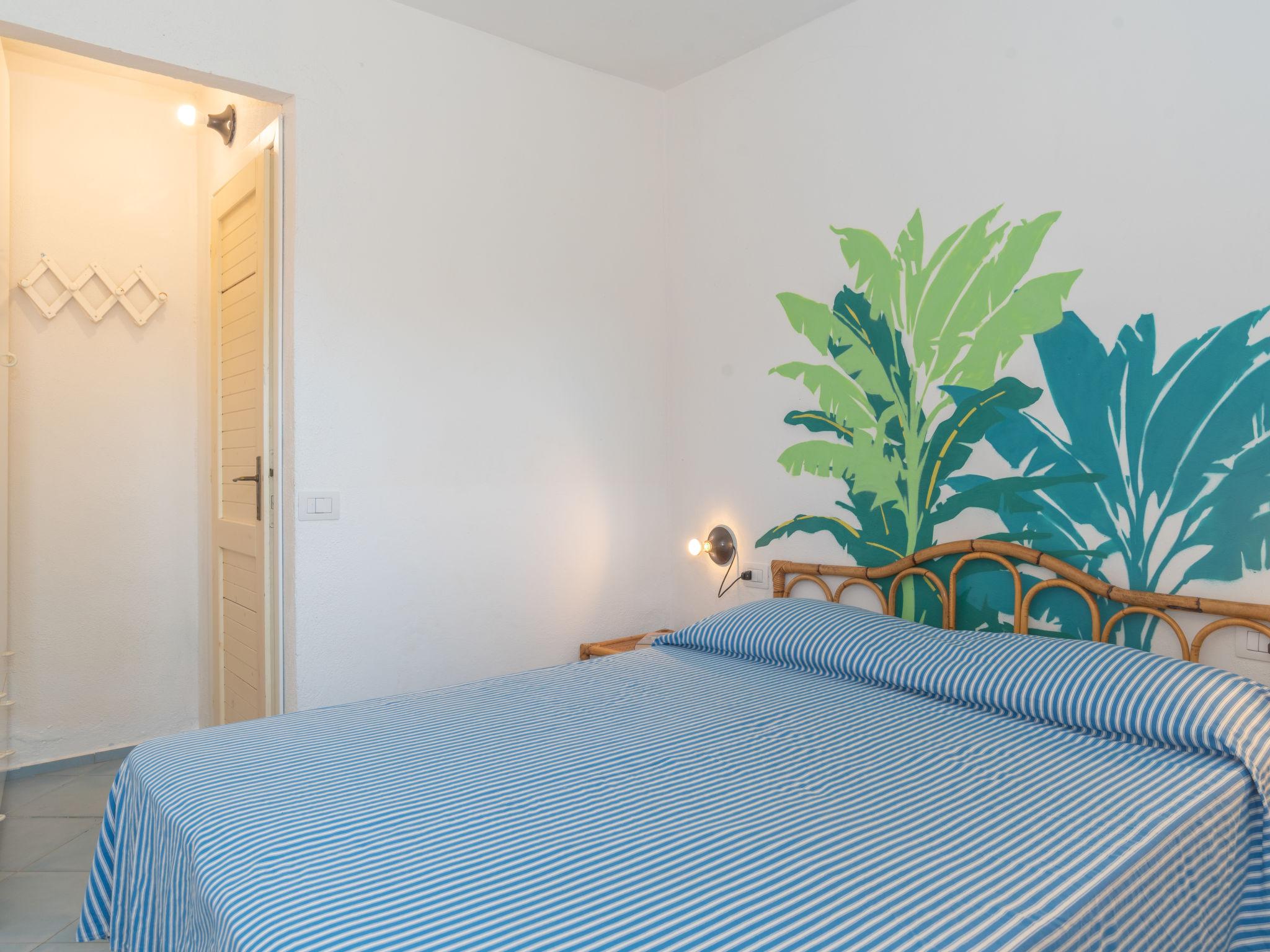 Foto 13 - Apartamento de 2 habitaciones en Golfo Aranci con jardín y vistas al mar
