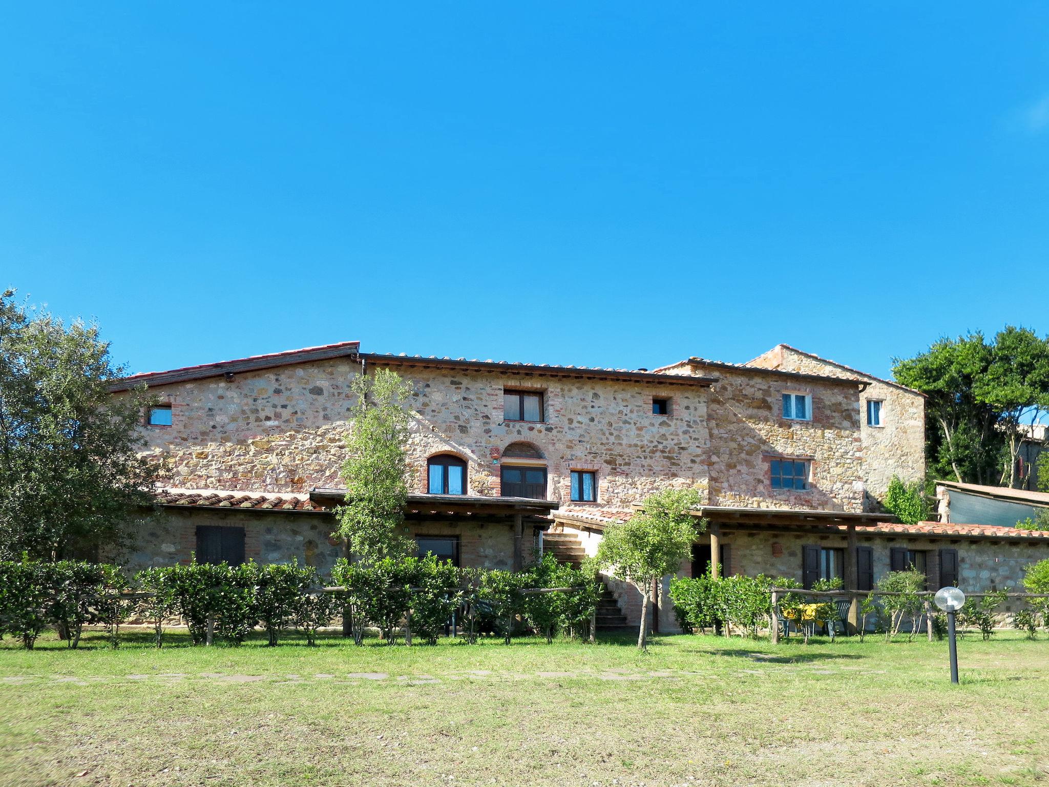 Foto 2 - Casa de 1 habitación en Monticiano con piscina y jardín