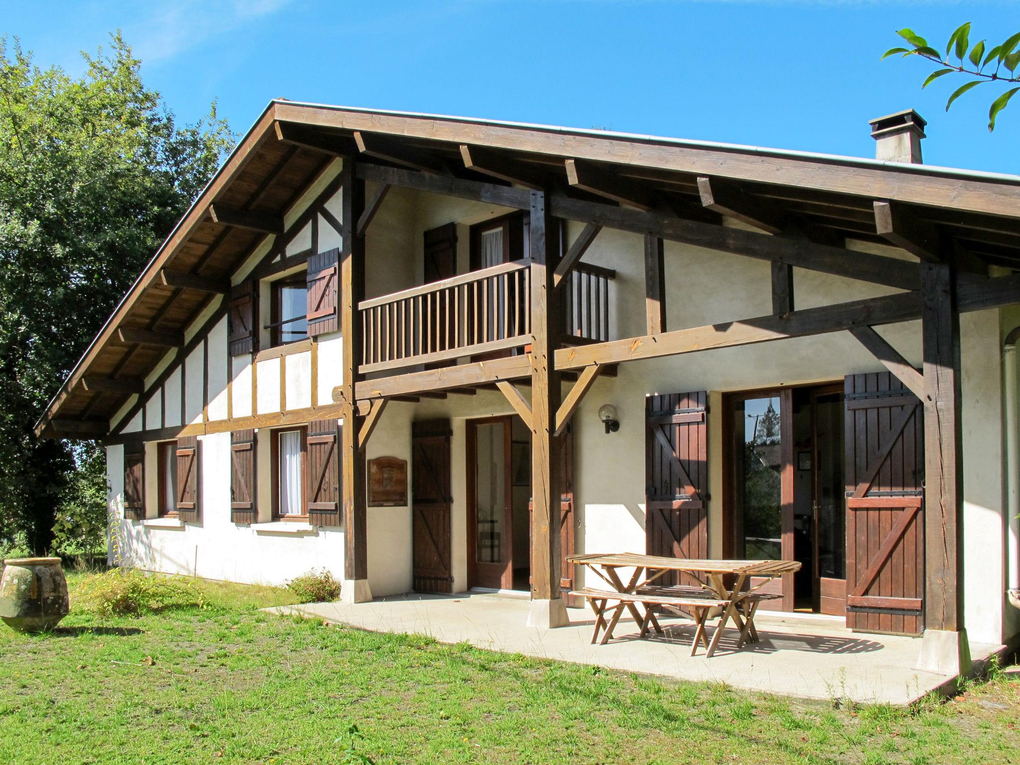 Photo 1 - Maison de 5 chambres à Uza avec jardin et terrasse