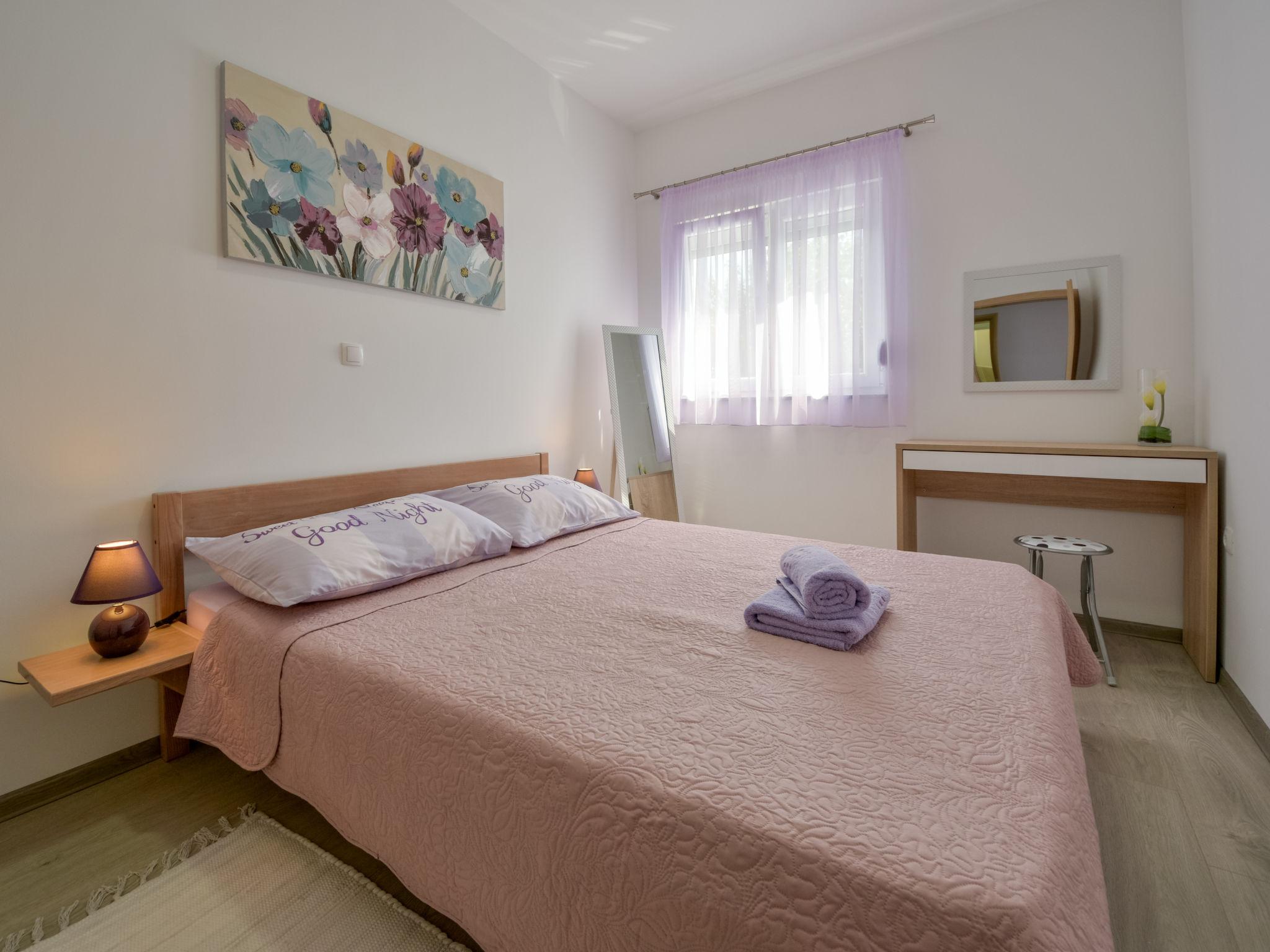 Foto 9 - Apartamento de 3 quartos em Obrovac com piscina privada e terraço