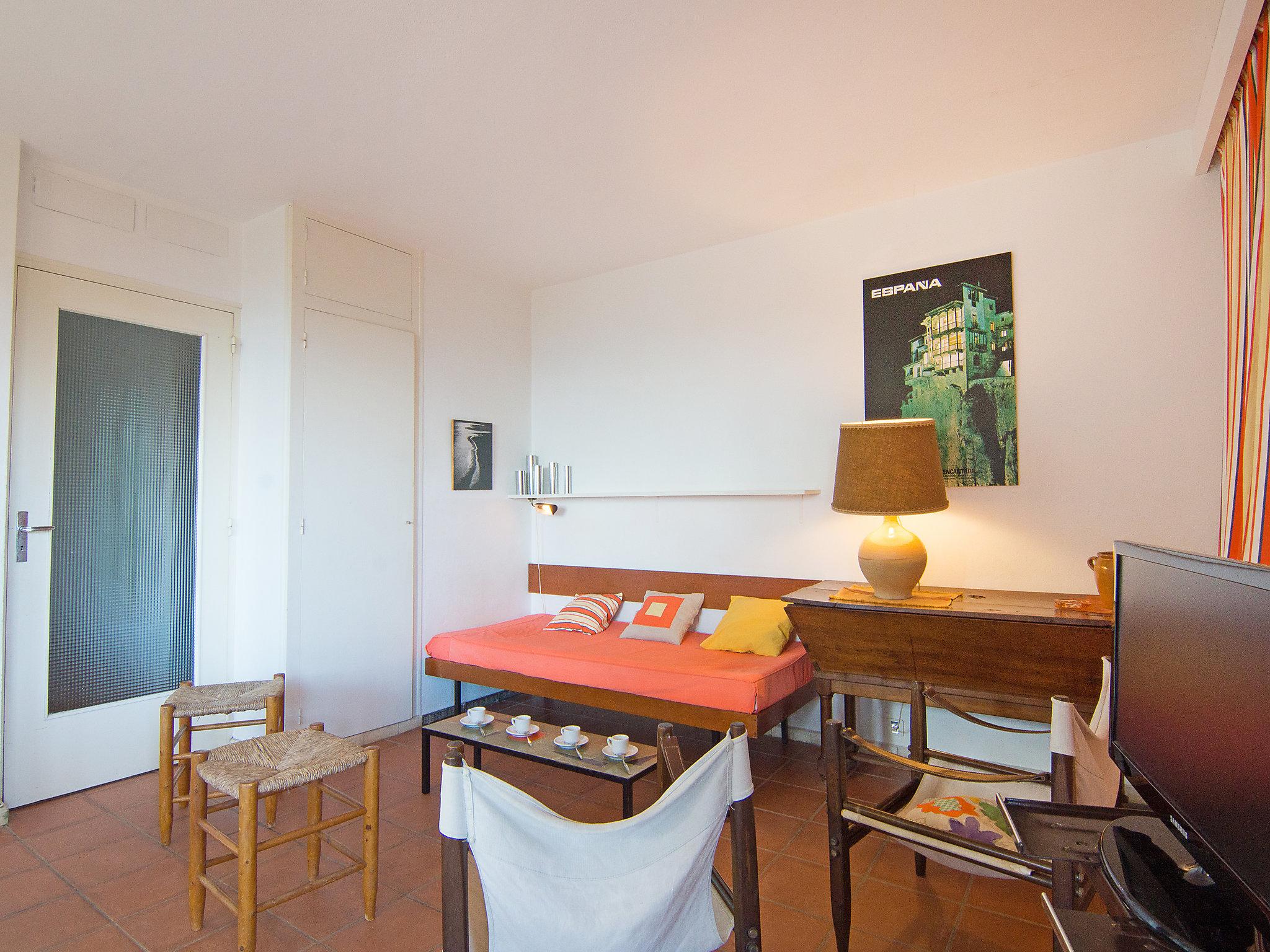 Foto 2 - Apartment mit 2 Schlafzimmern in Cavalaire-sur-Mer mit terrasse