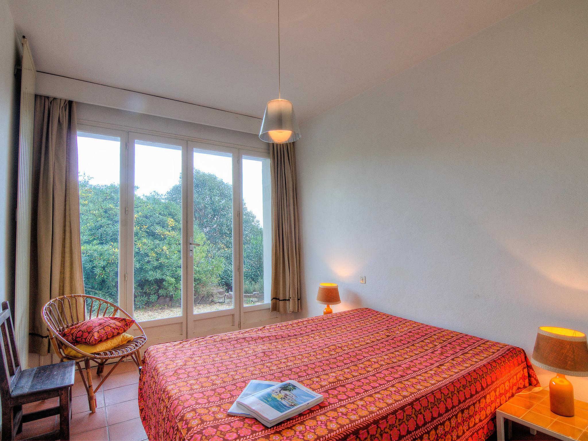 Foto 3 - Apartment mit 2 Schlafzimmern in Cavalaire-sur-Mer mit terrasse