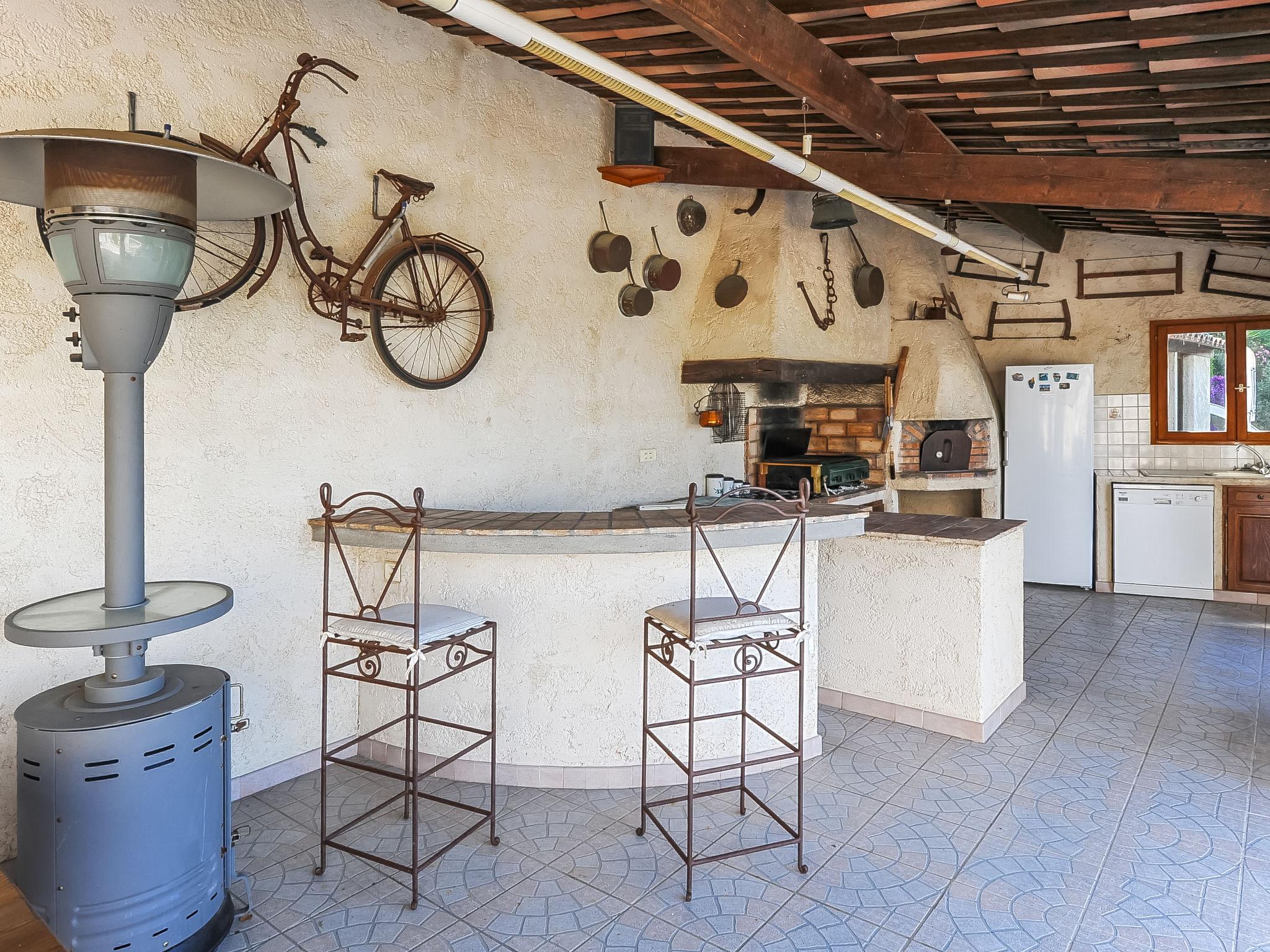 Foto 14 - Casa de 3 quartos em Cagnes-sur-Mer com piscina privada e terraço