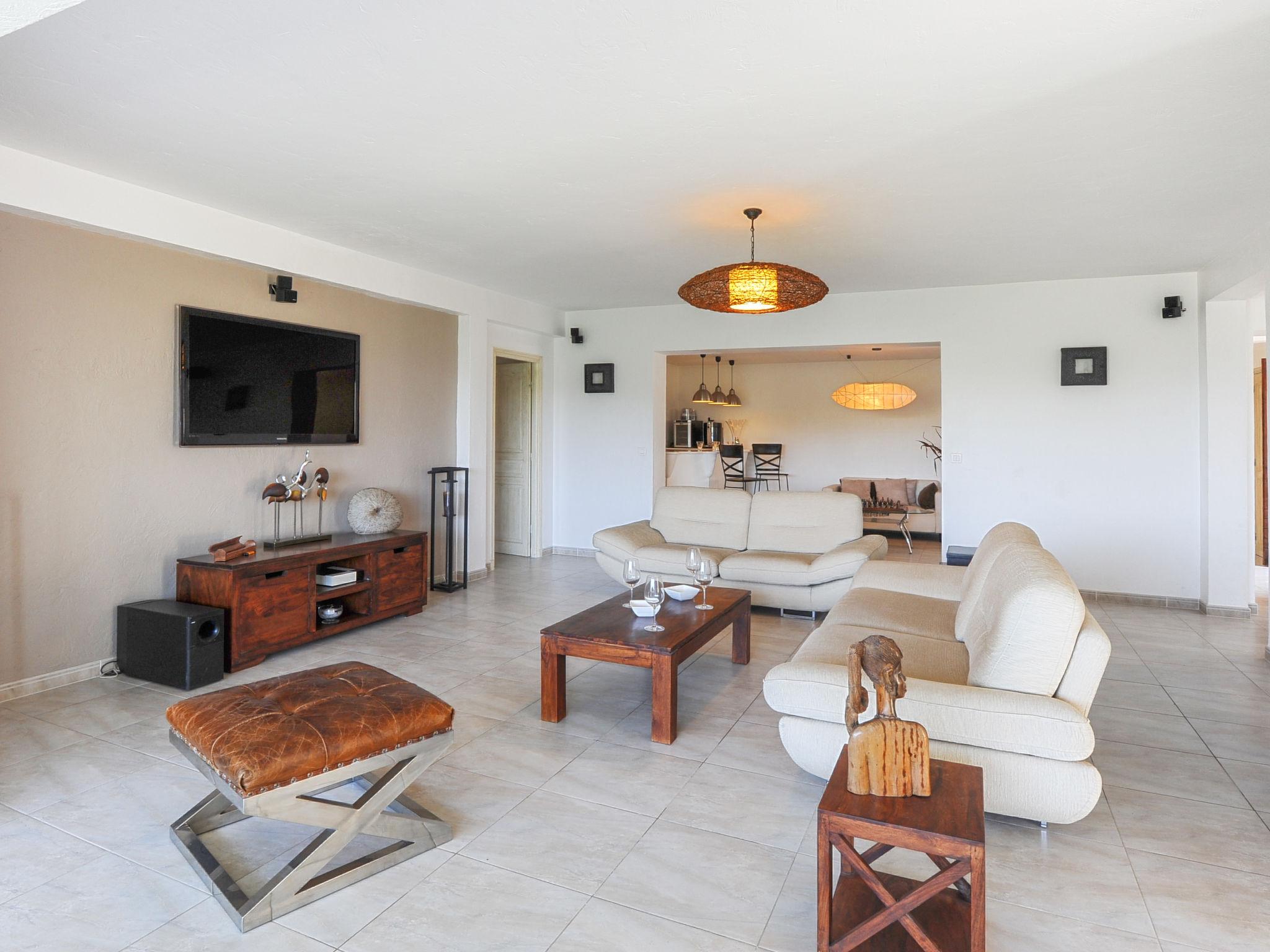 Photo 6 - Maison de 3 chambres à Cagnes-sur-Mer avec piscine privée et vues à la mer