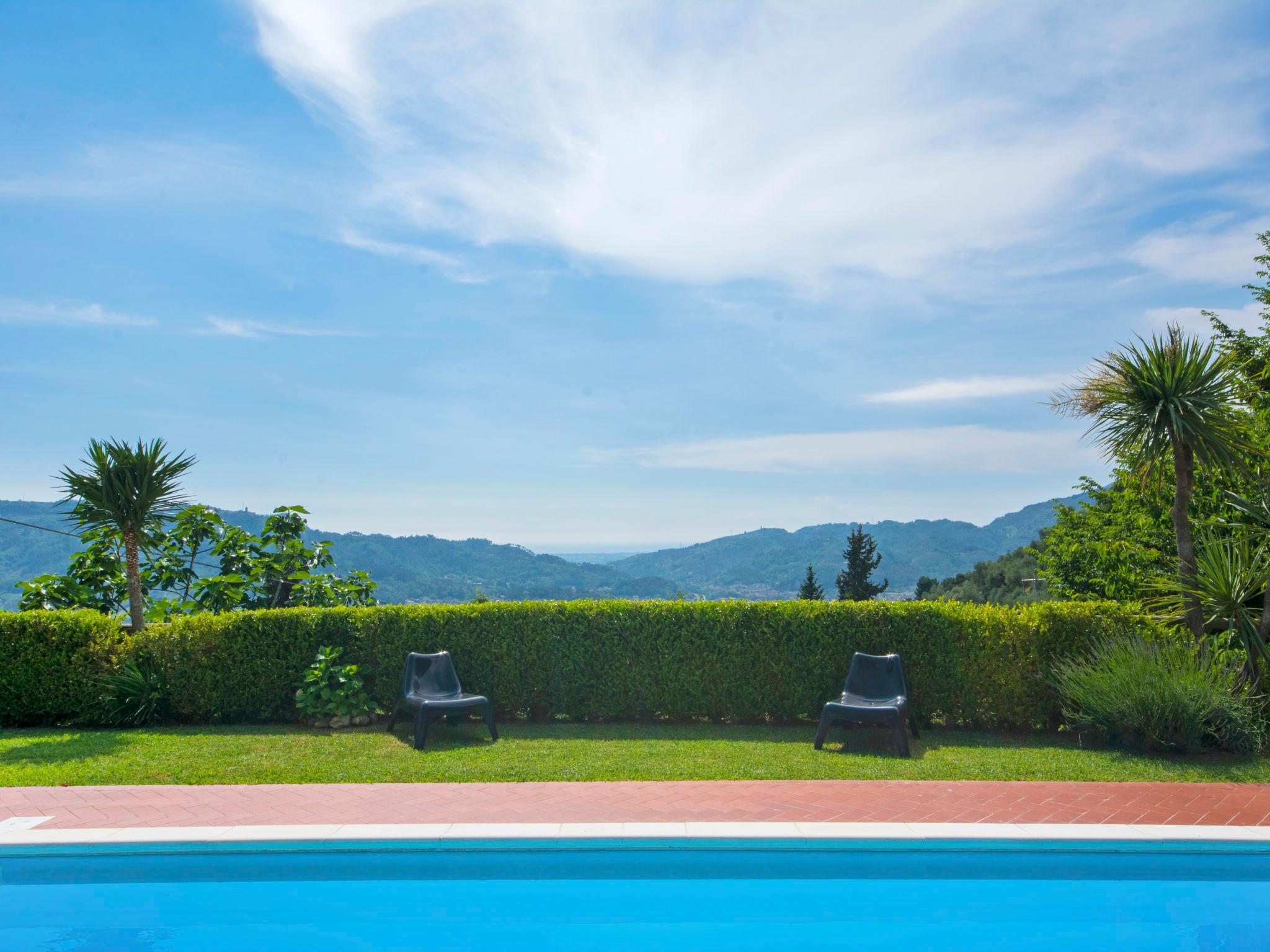 Photo 7 - Maison de 4 chambres à Camaiore avec piscine privée et vues à la mer