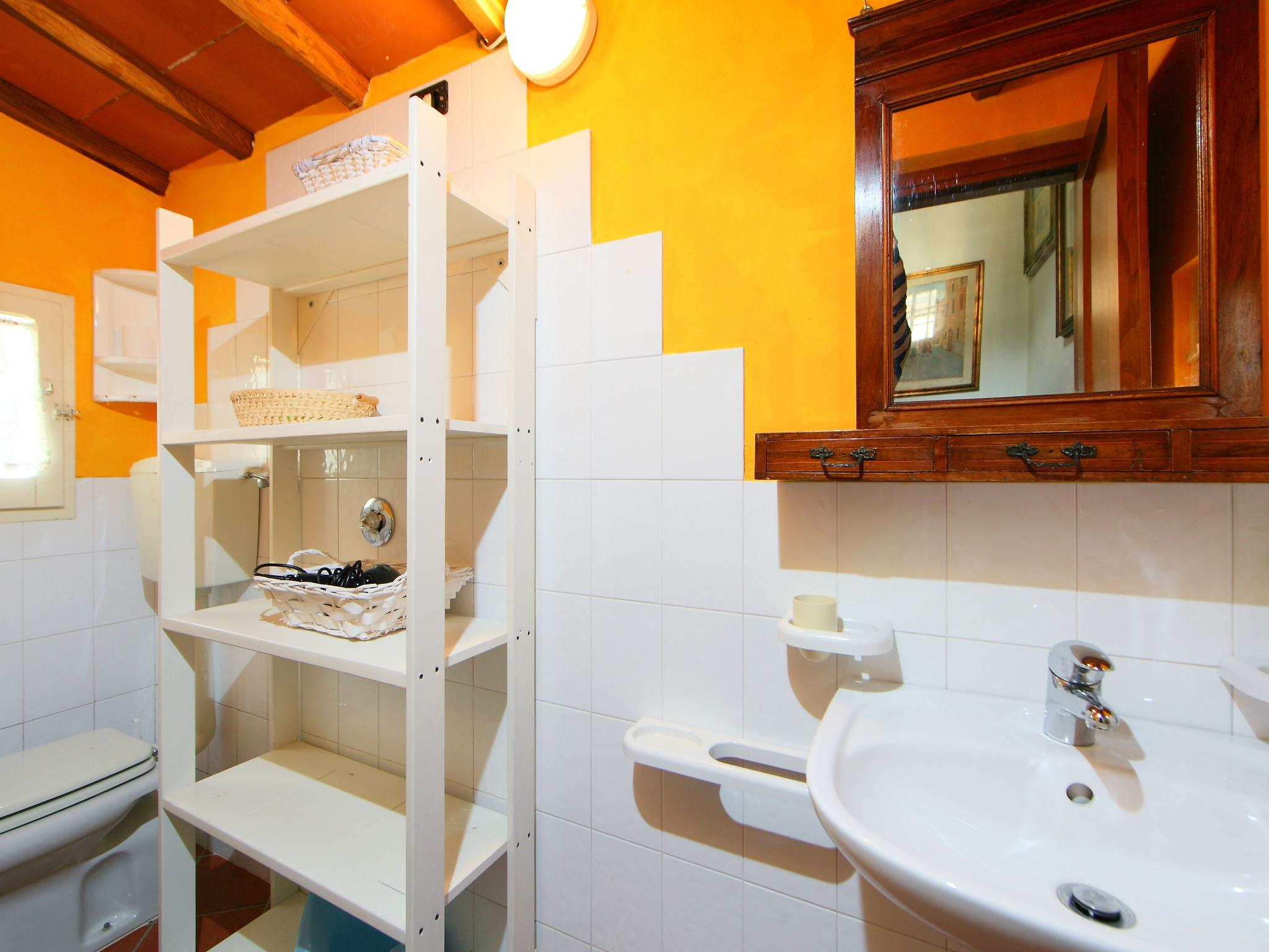 Foto 13 - Casa con 4 camere da letto a Camaiore con piscina privata e vista mare