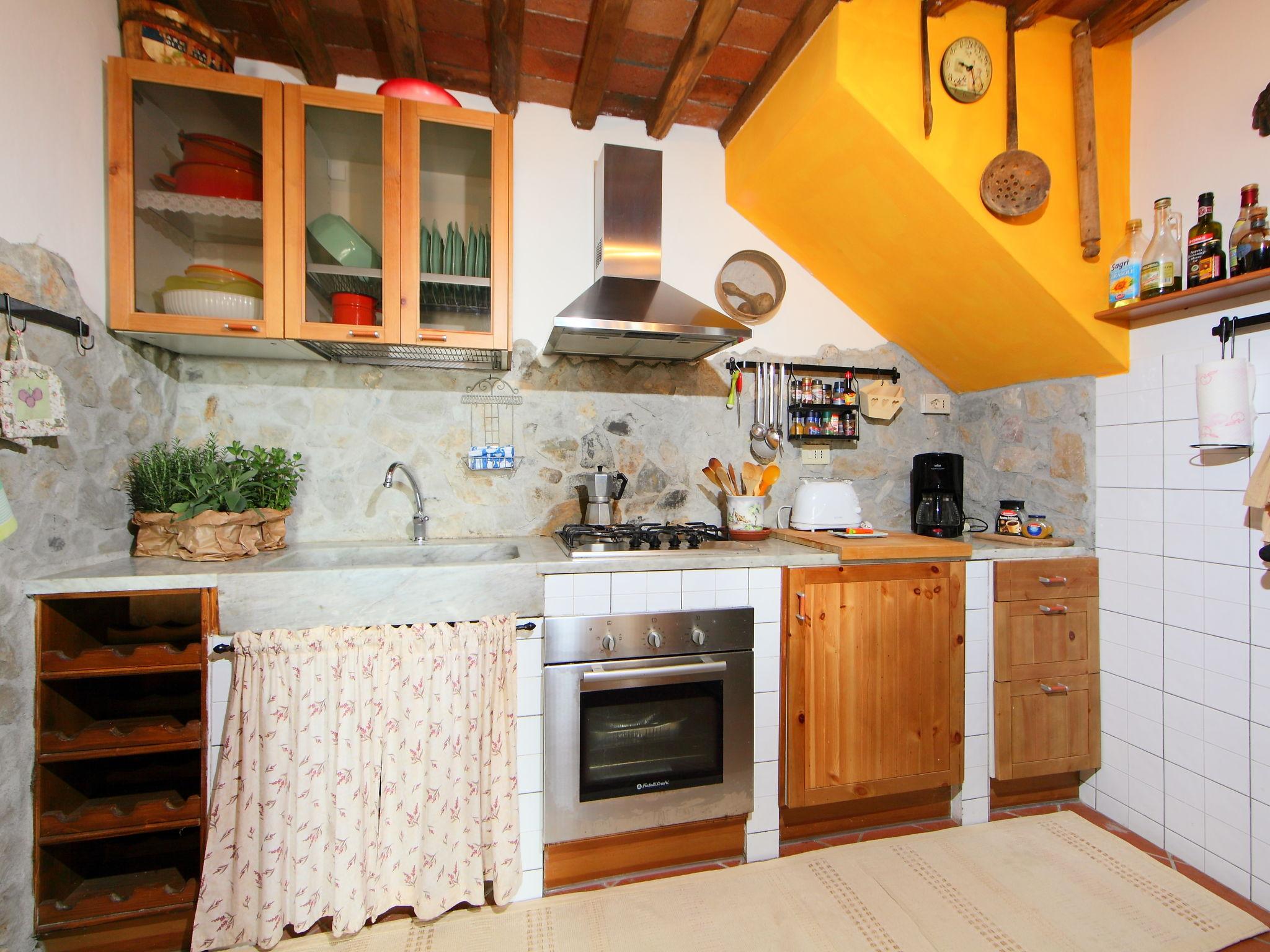 Photo 5 - 4 bedroom House in Camaiore with private pool and sea view