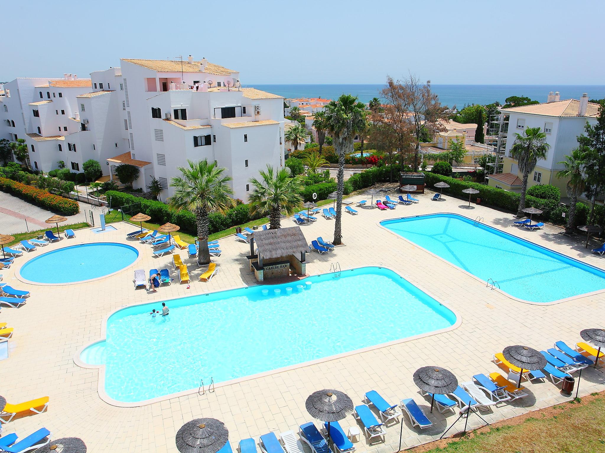 Photo 1 - Appartement de 3 chambres à Portimão avec piscine et vues à la mer